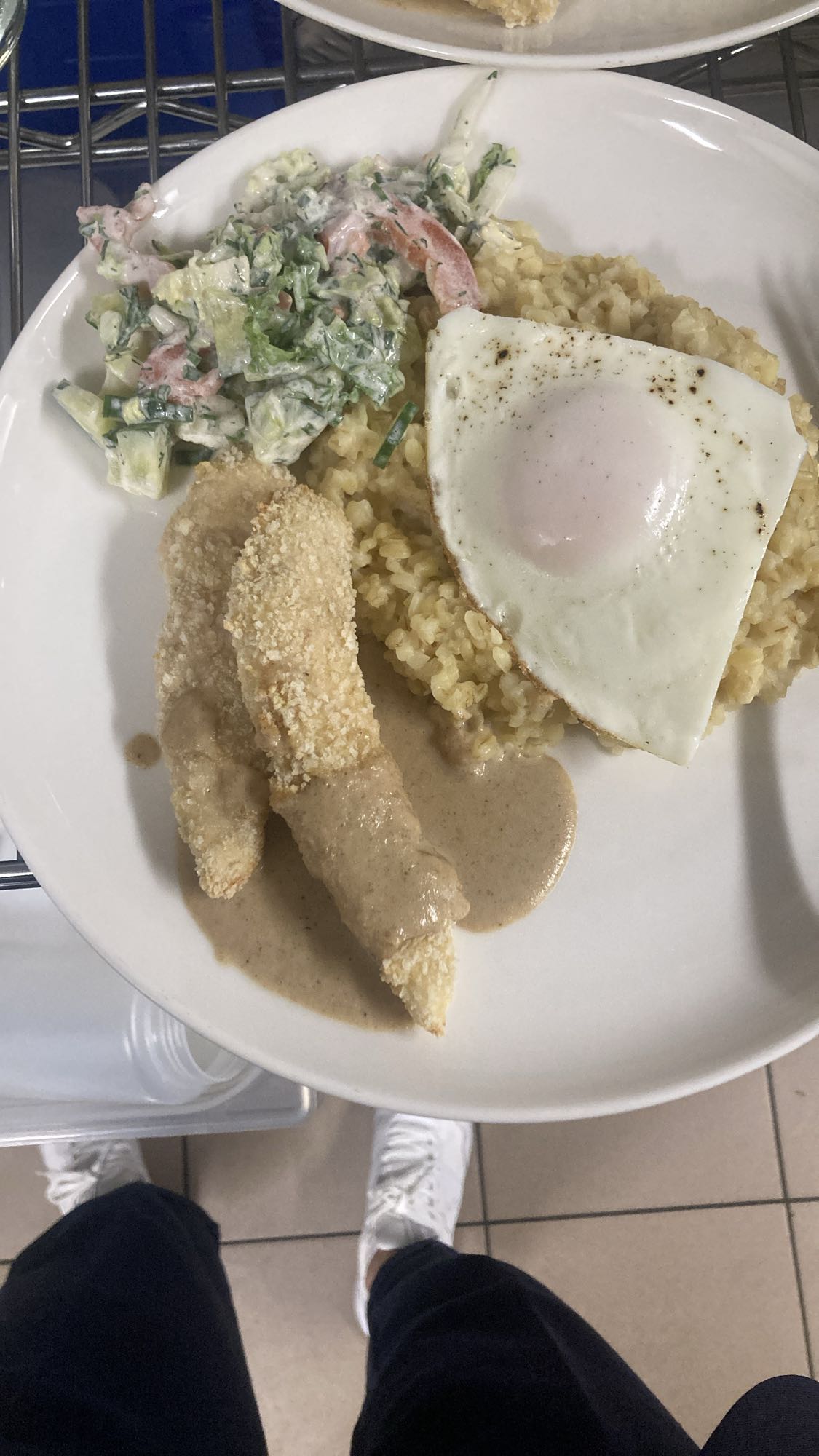 Chicken with bulgur and egg