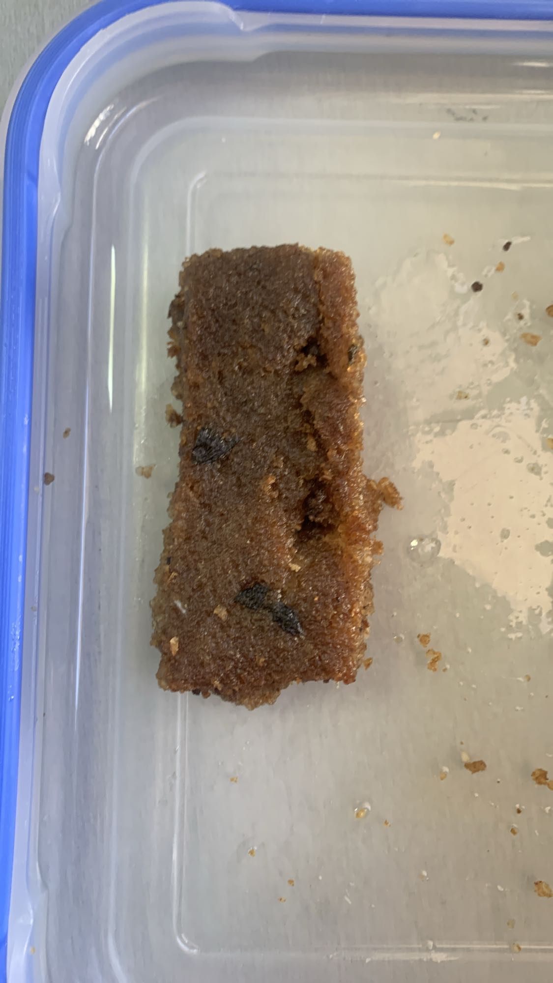 Semolina Raisin Cake