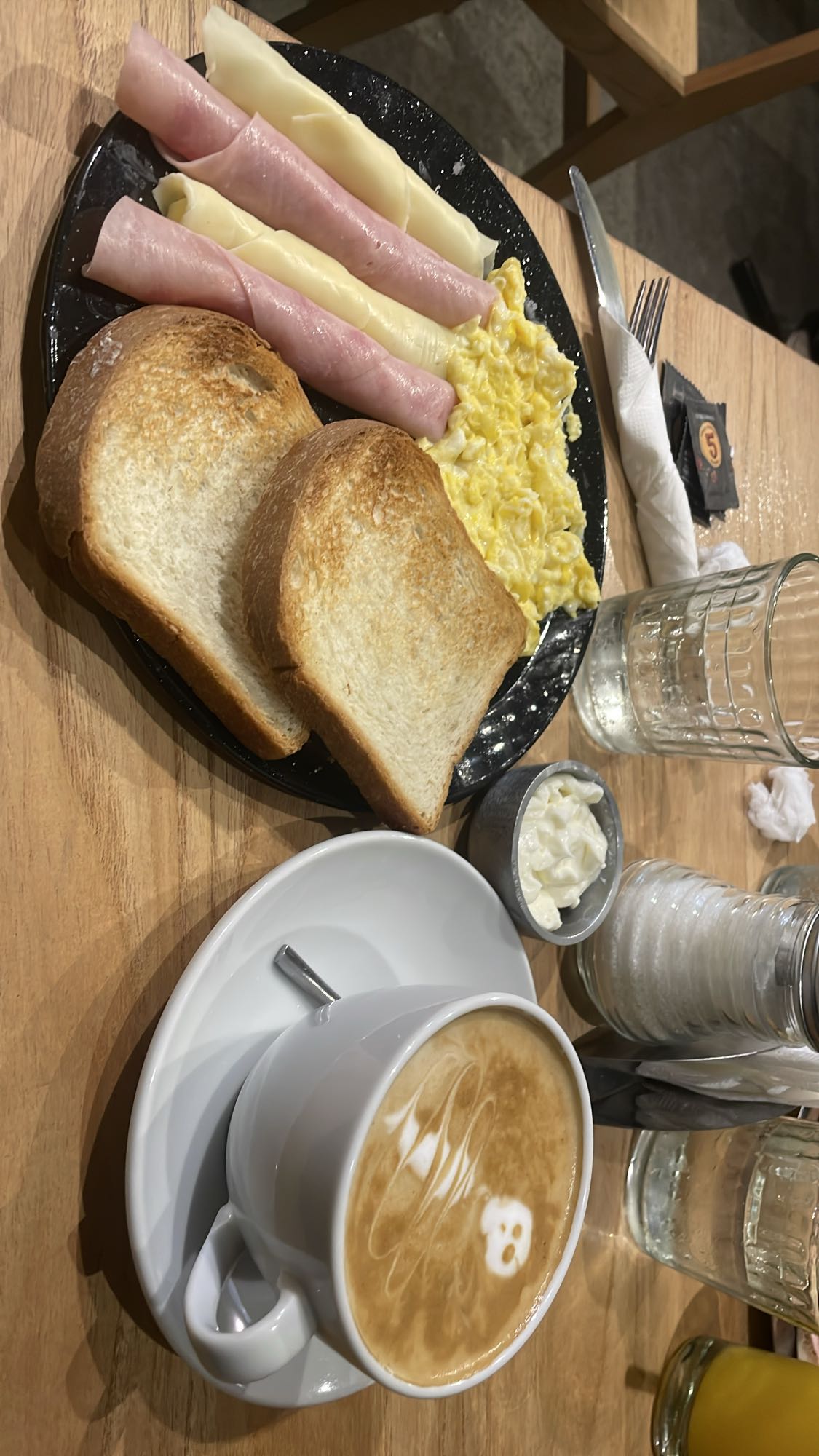 Desayuno mixto clásico