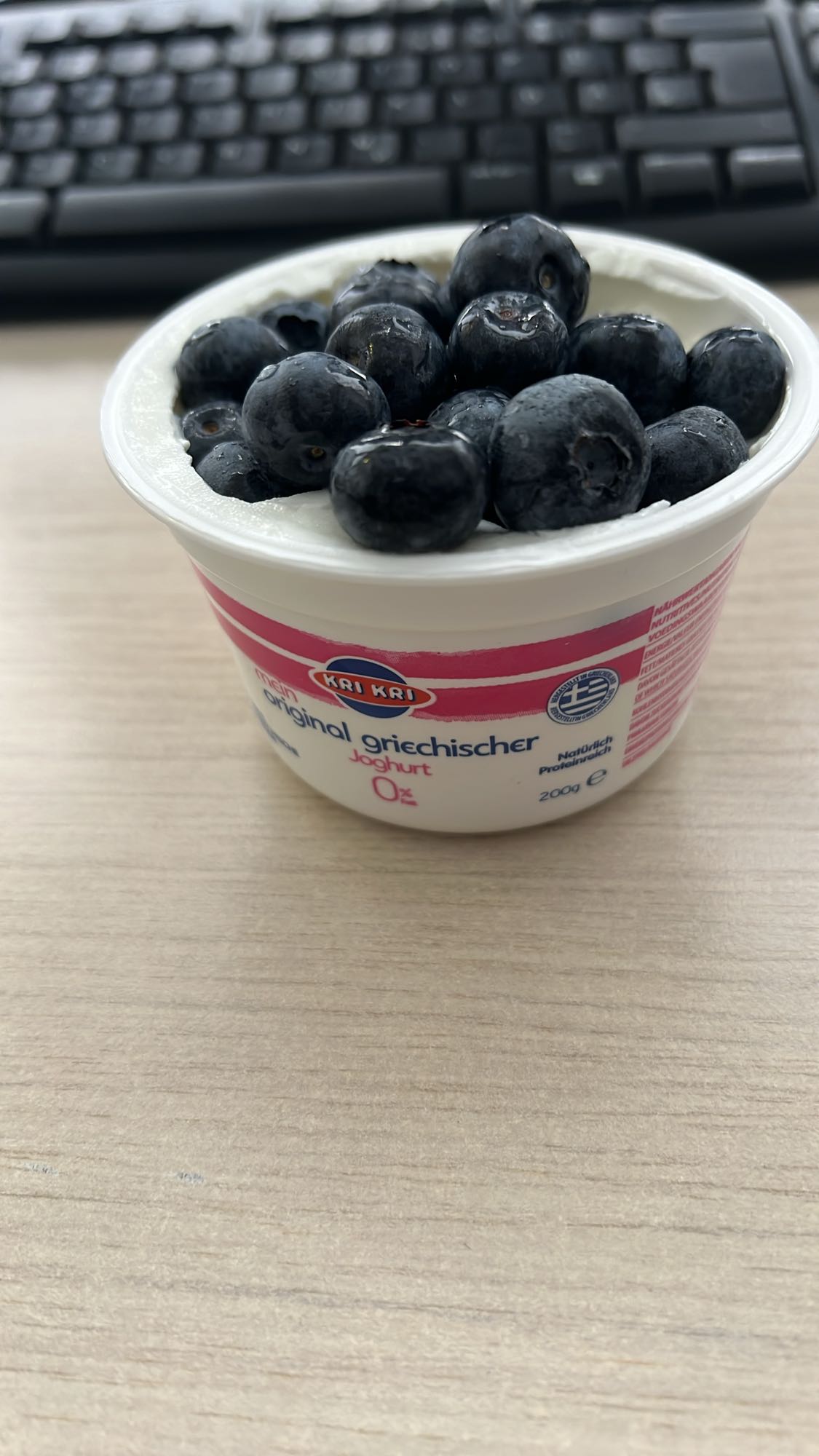 Jogurt grecki z borówkami