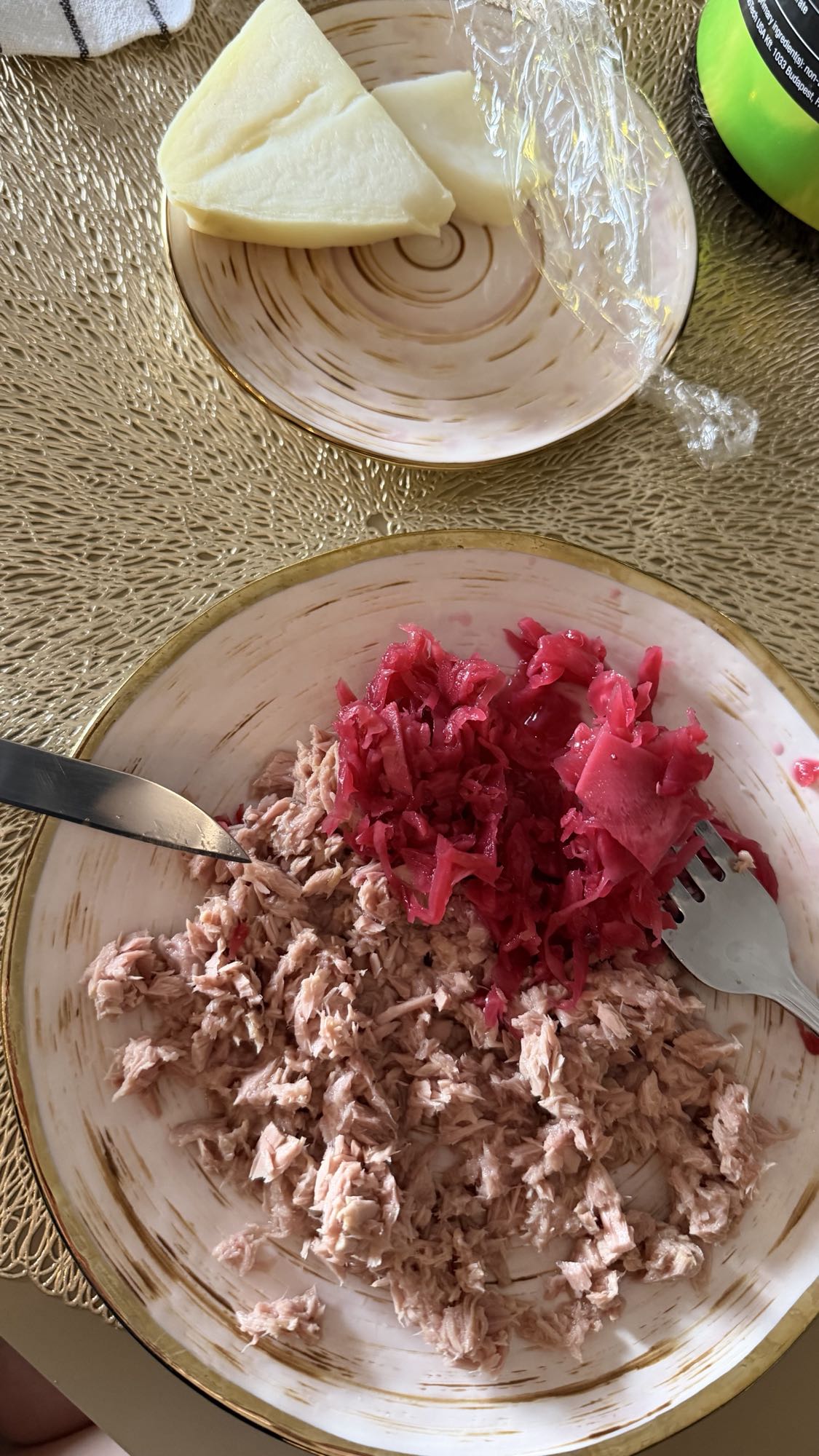 тунец с капустой и картошкой