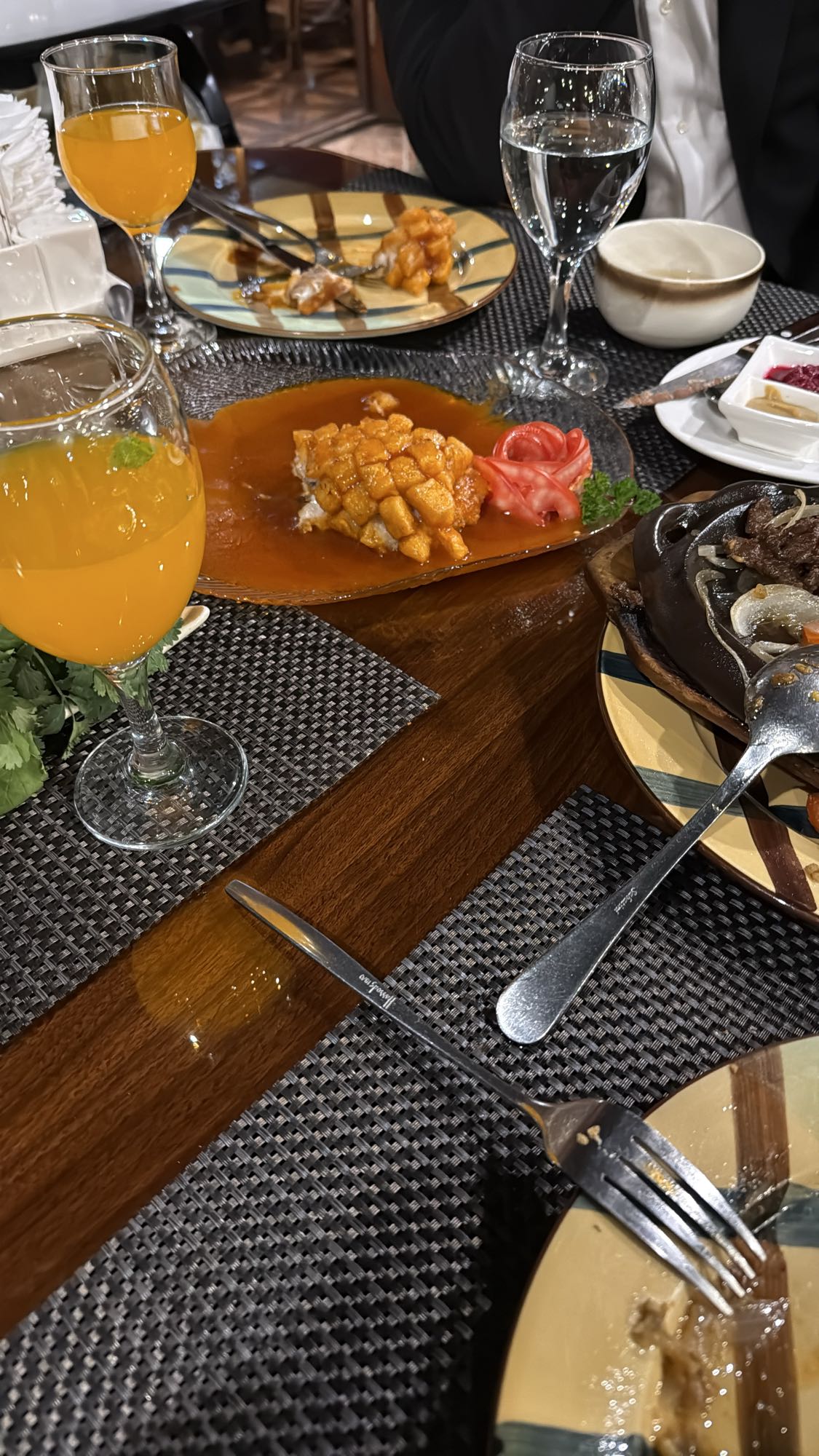 жареная рыба с соусом