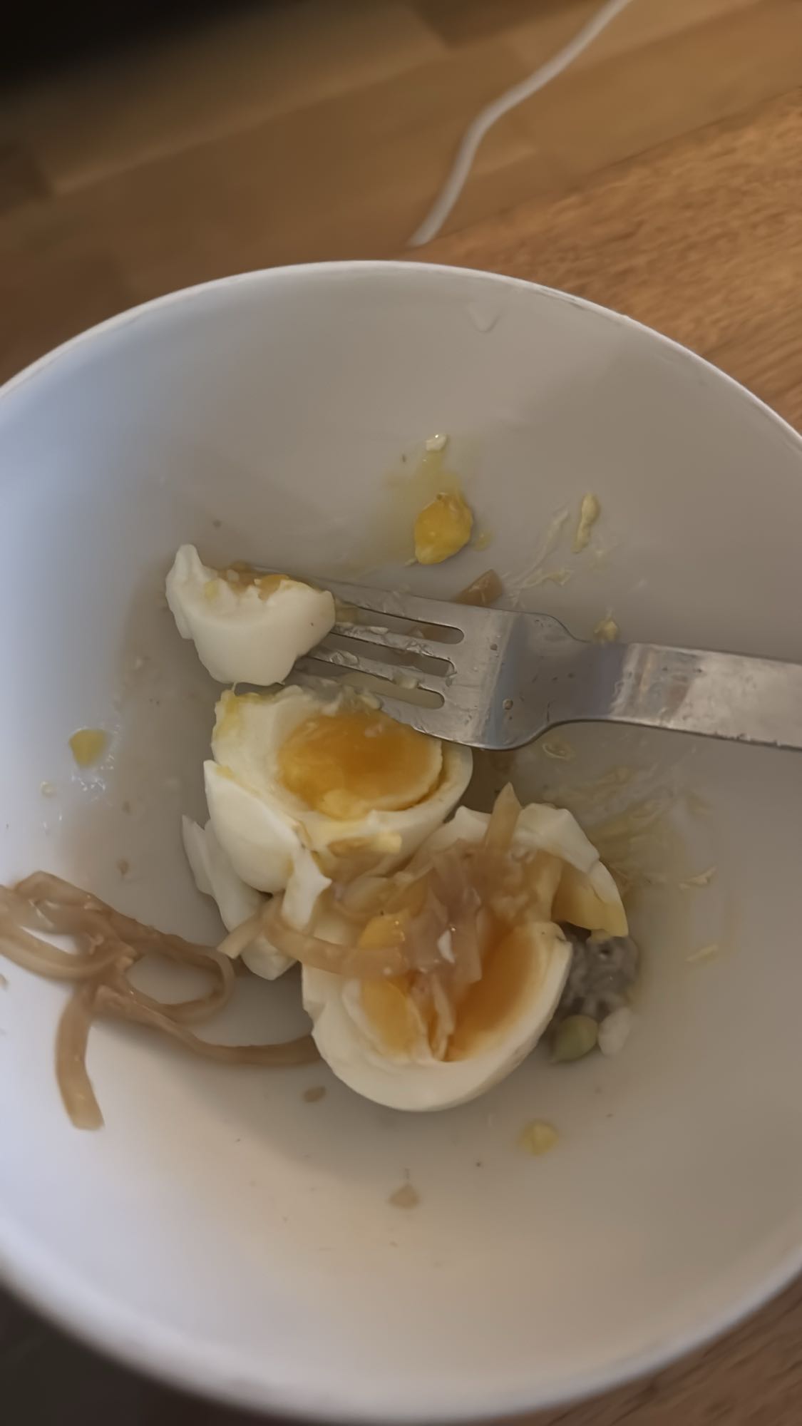 Ägg med nudelrester