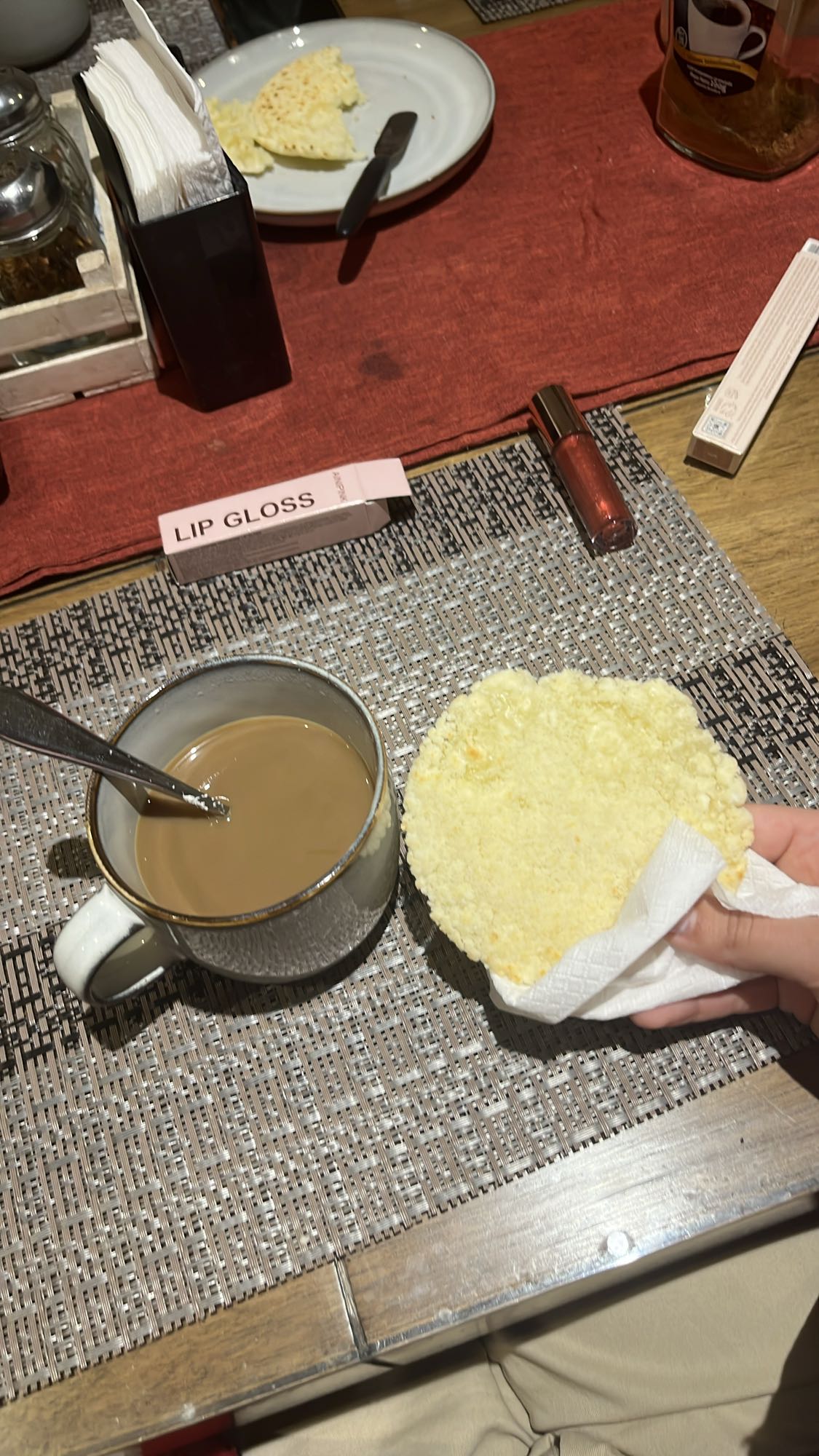 Café con galleta de arroz
