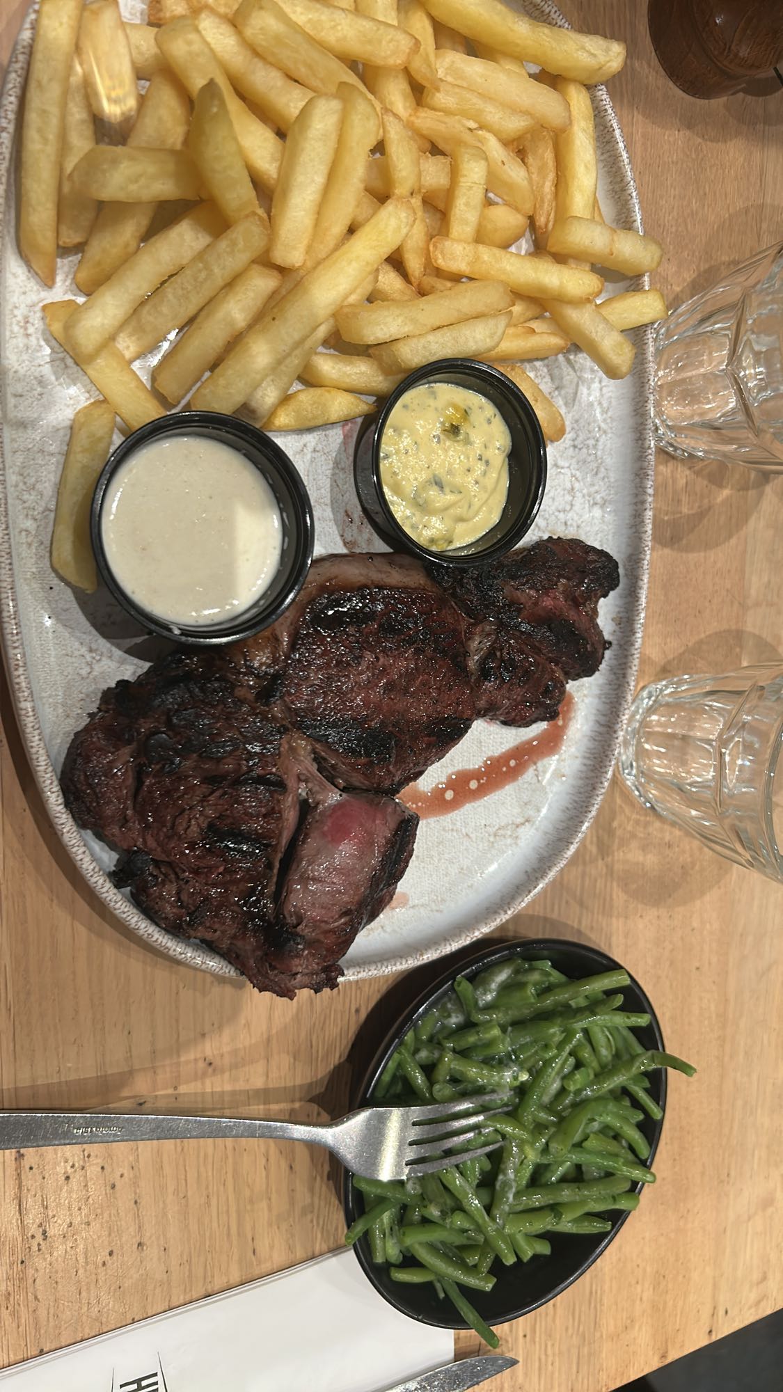 Steak frites et haricots verts