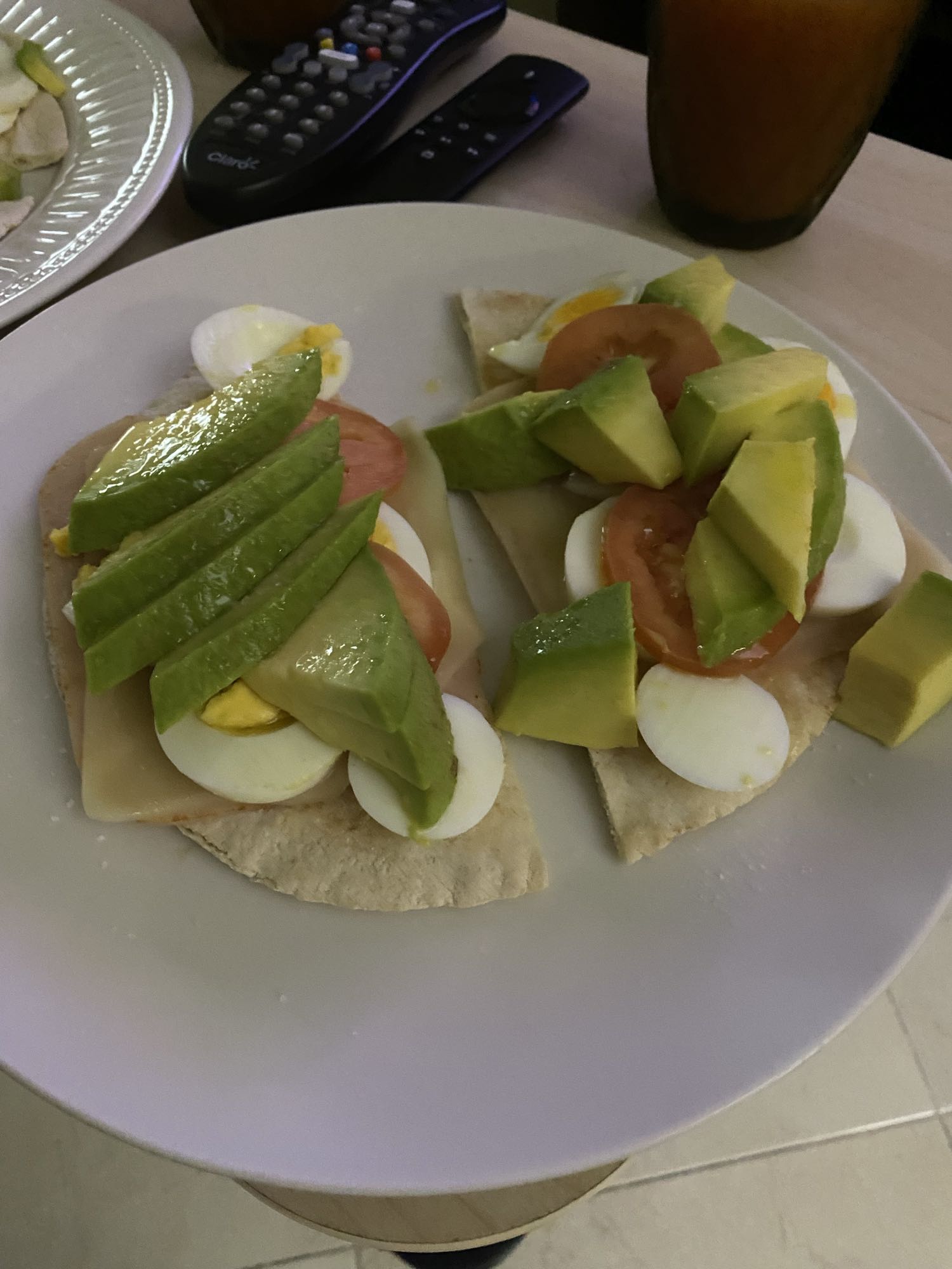 Tostadas con huevo y aguacate