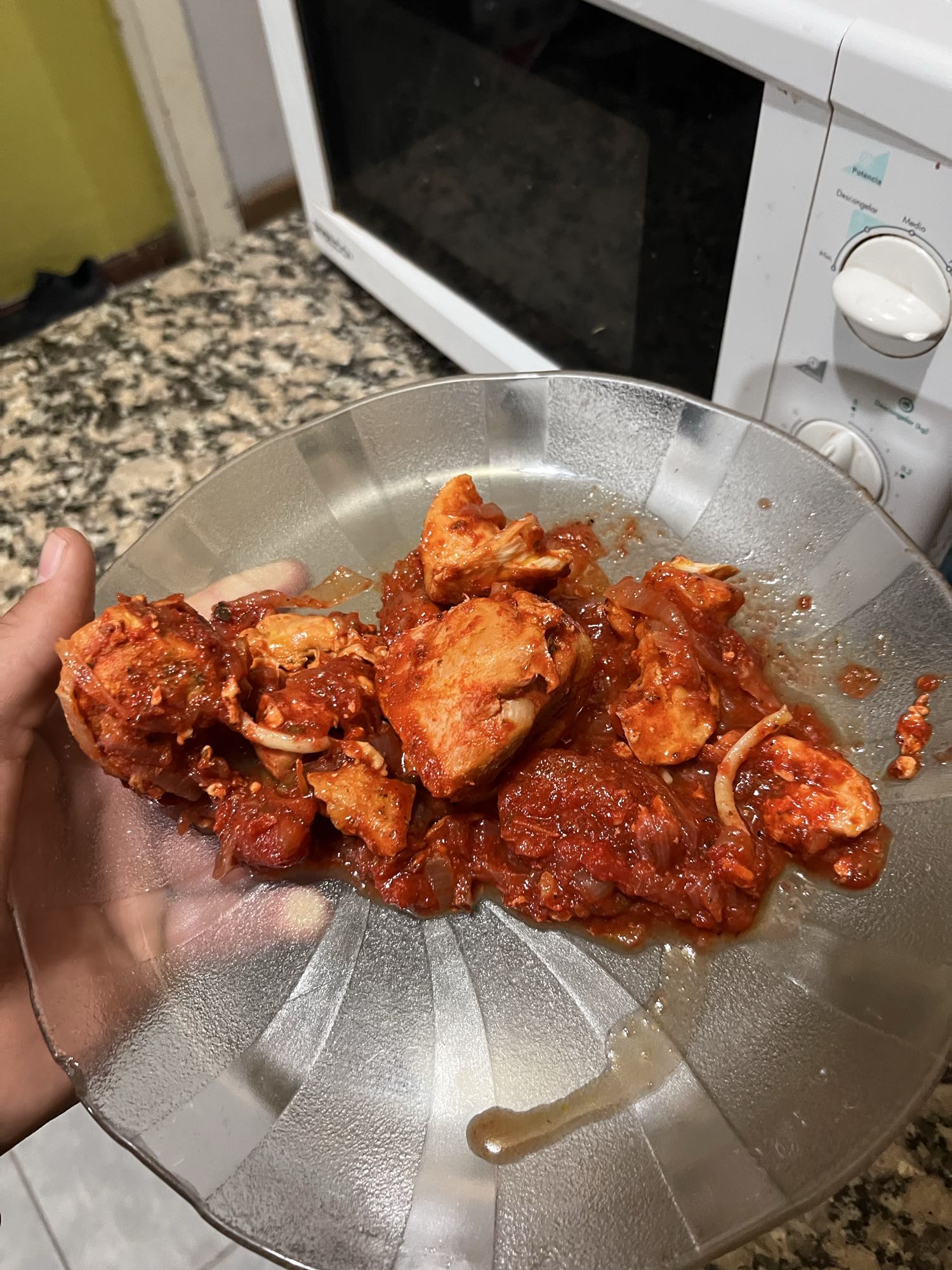 Pollo en salsa de tomate