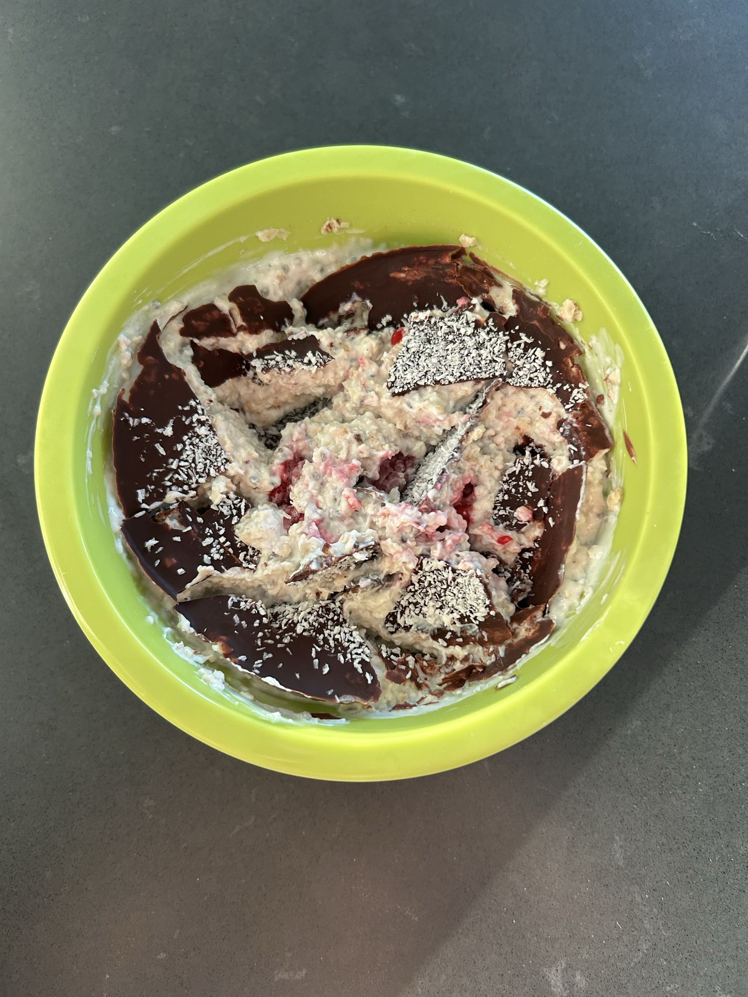 Chocolate berry overnight oats