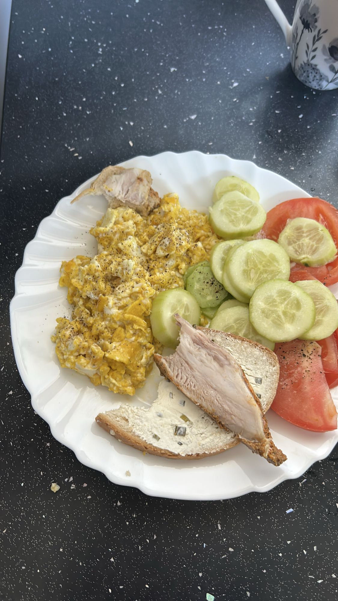 Jajecznica z warzywami