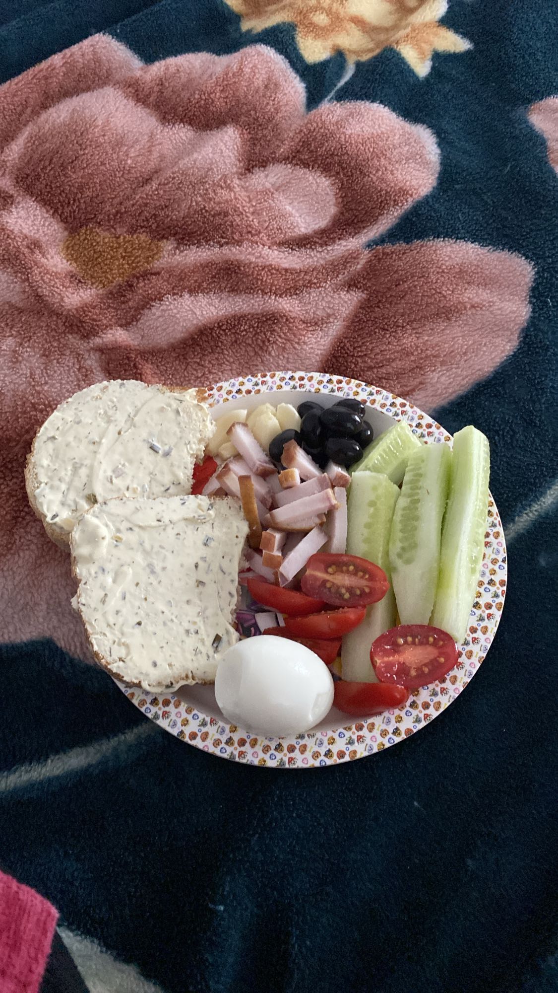 Mic dejun cu legume și ou