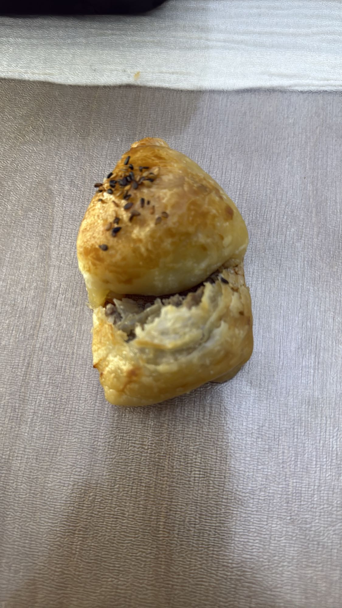 мясной слойка