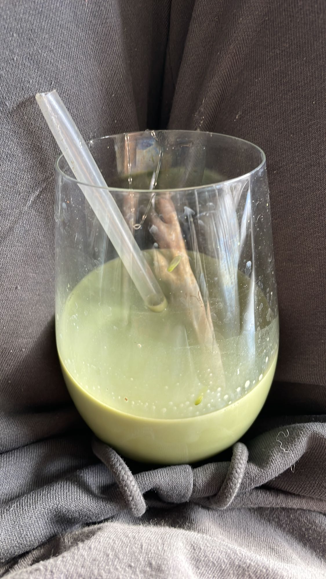 zielona herbata z mlekiem