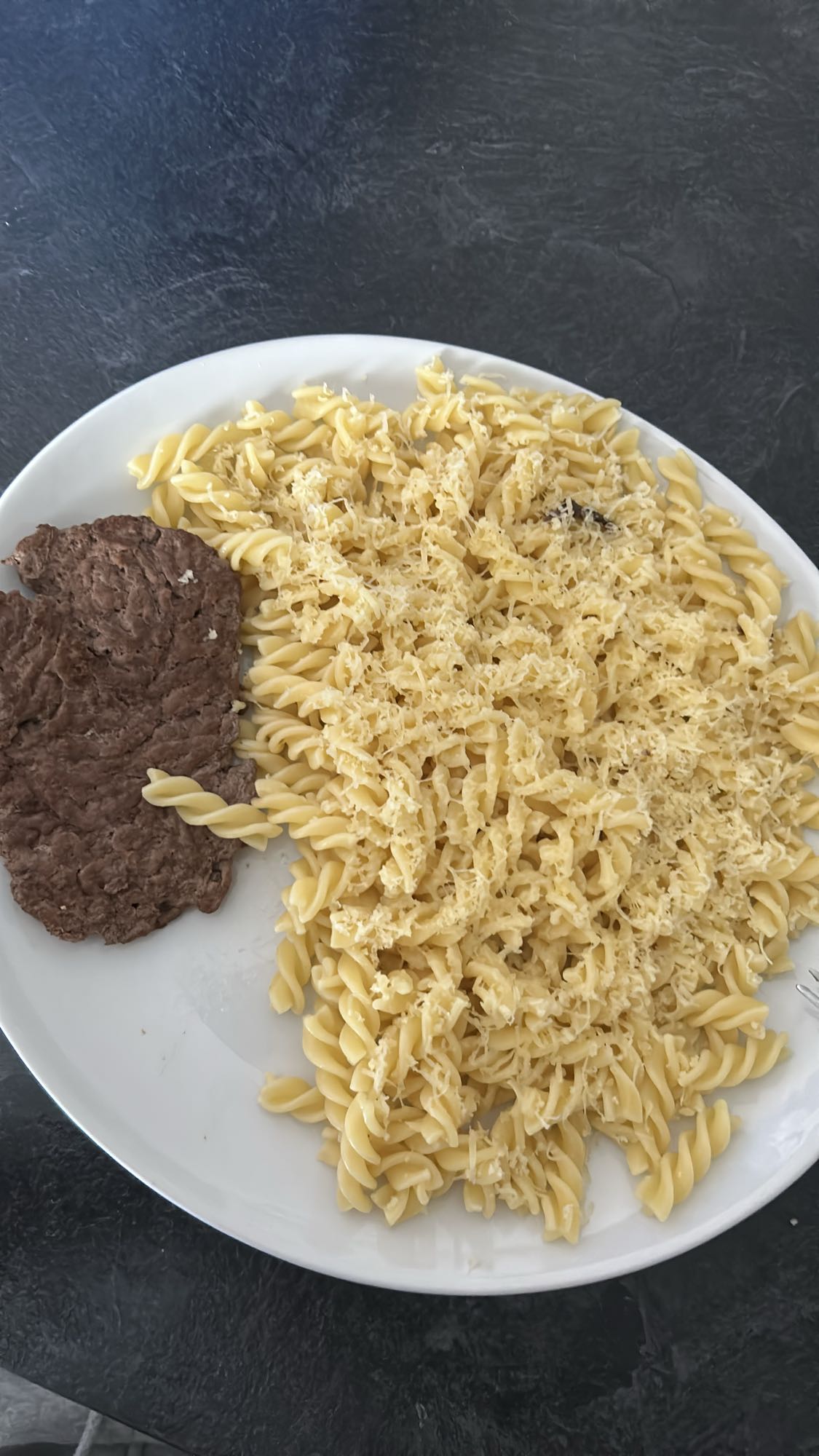 Pâtes, steak et fromage