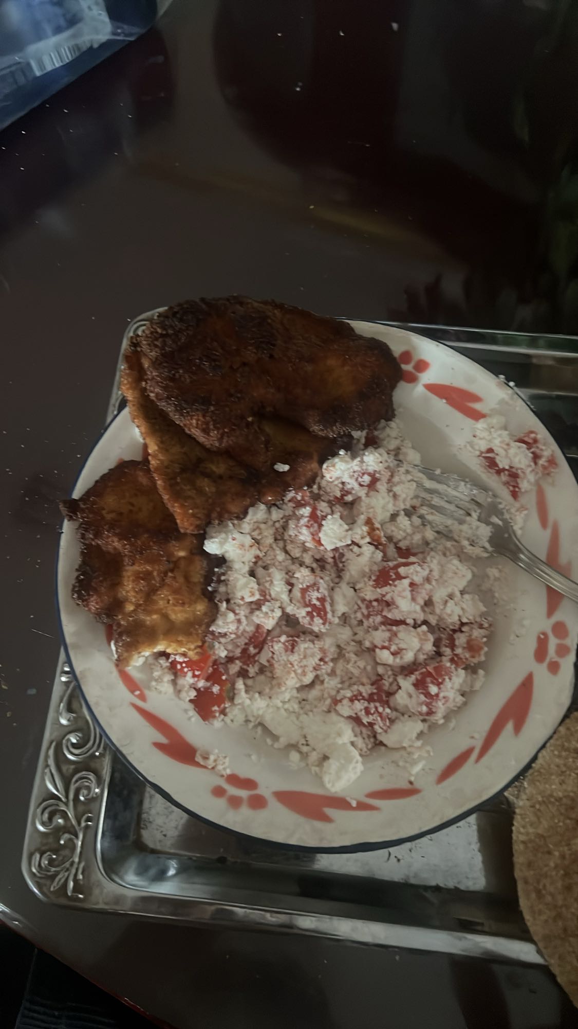 Fried chicken with cheese salad