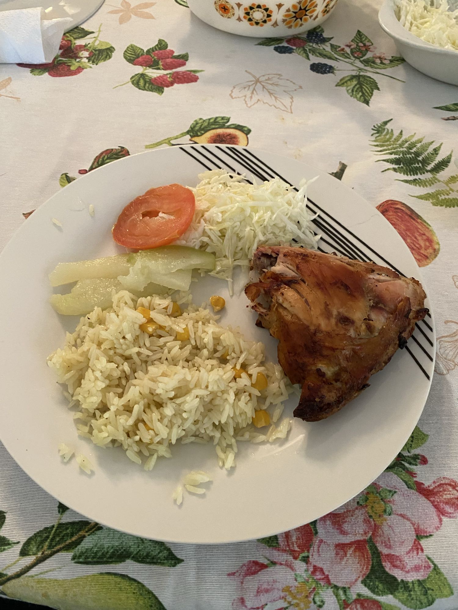 Pollo con arroz y ensalada