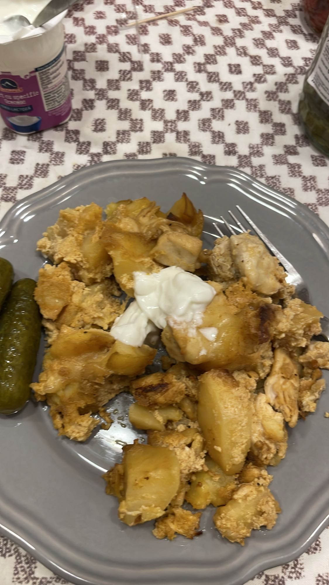 Cartofi cu pui și murături