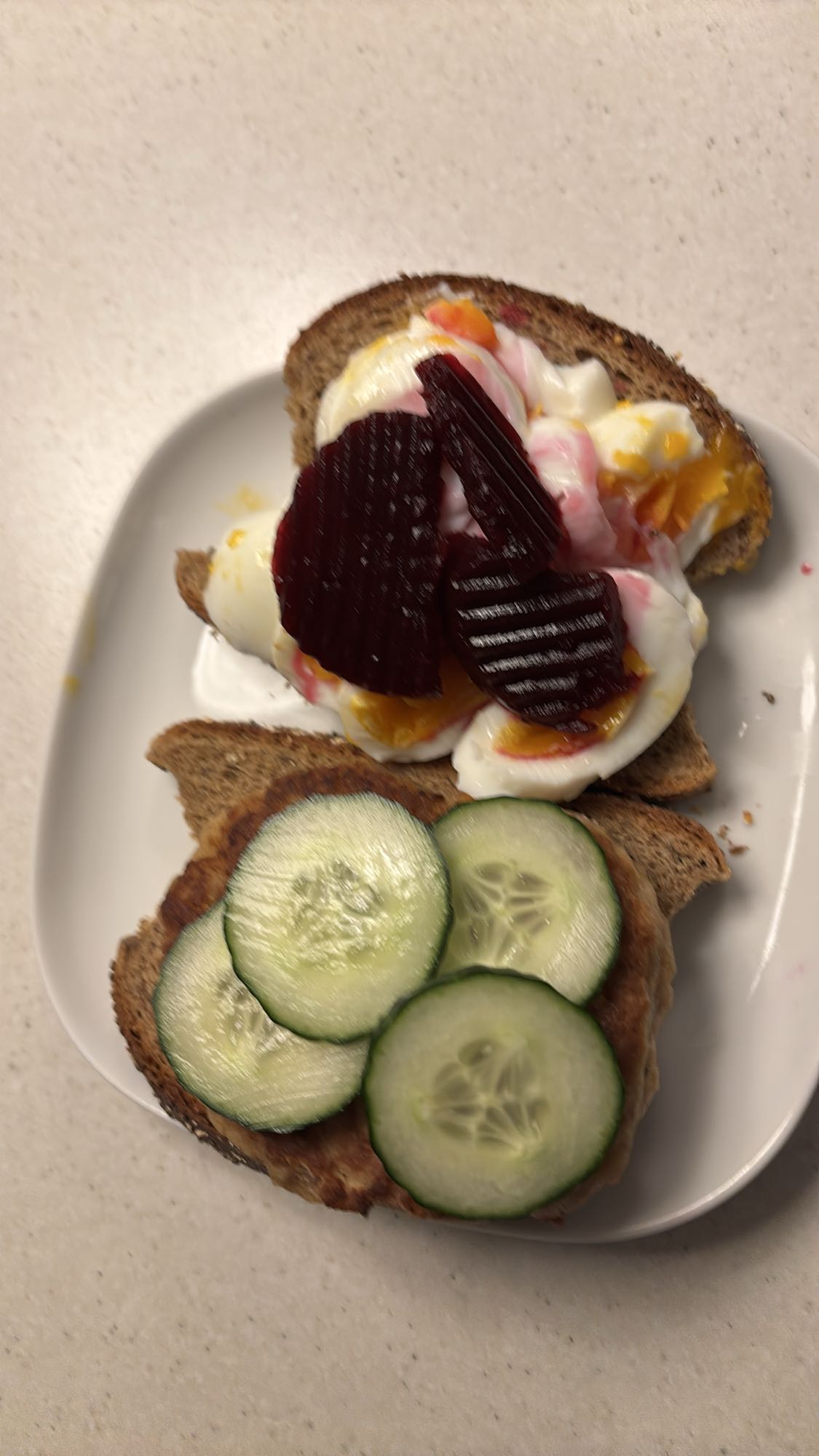 Brødskiver med pålegg