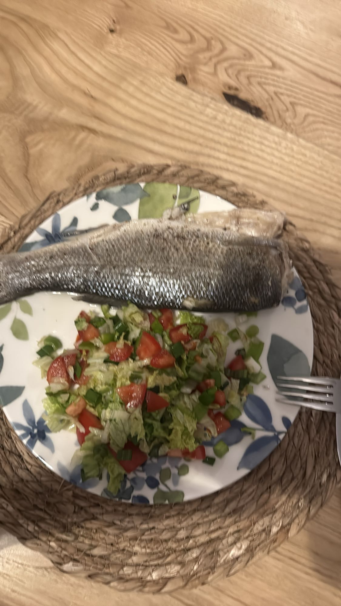 Izgara Levrek ve Salata