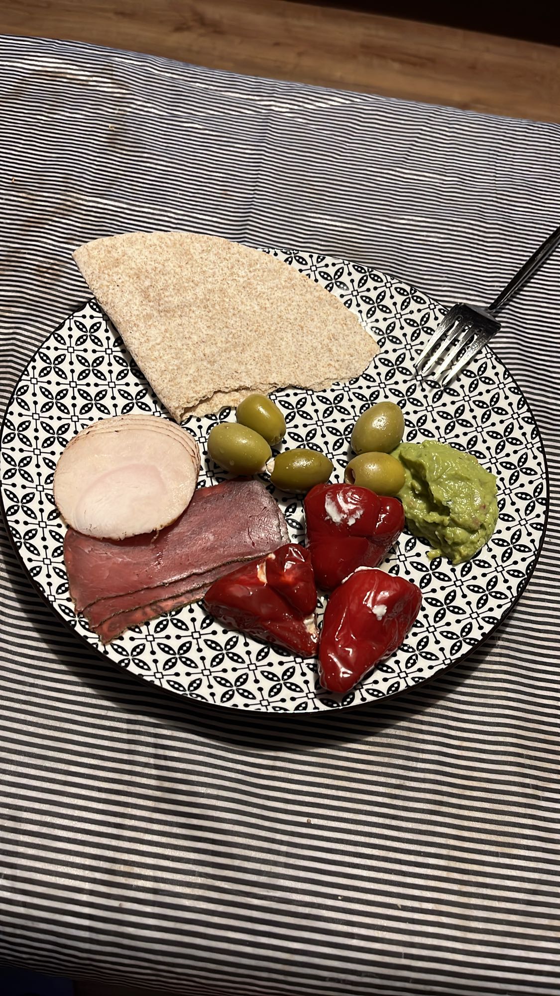 Плато с месо и зеленчуци