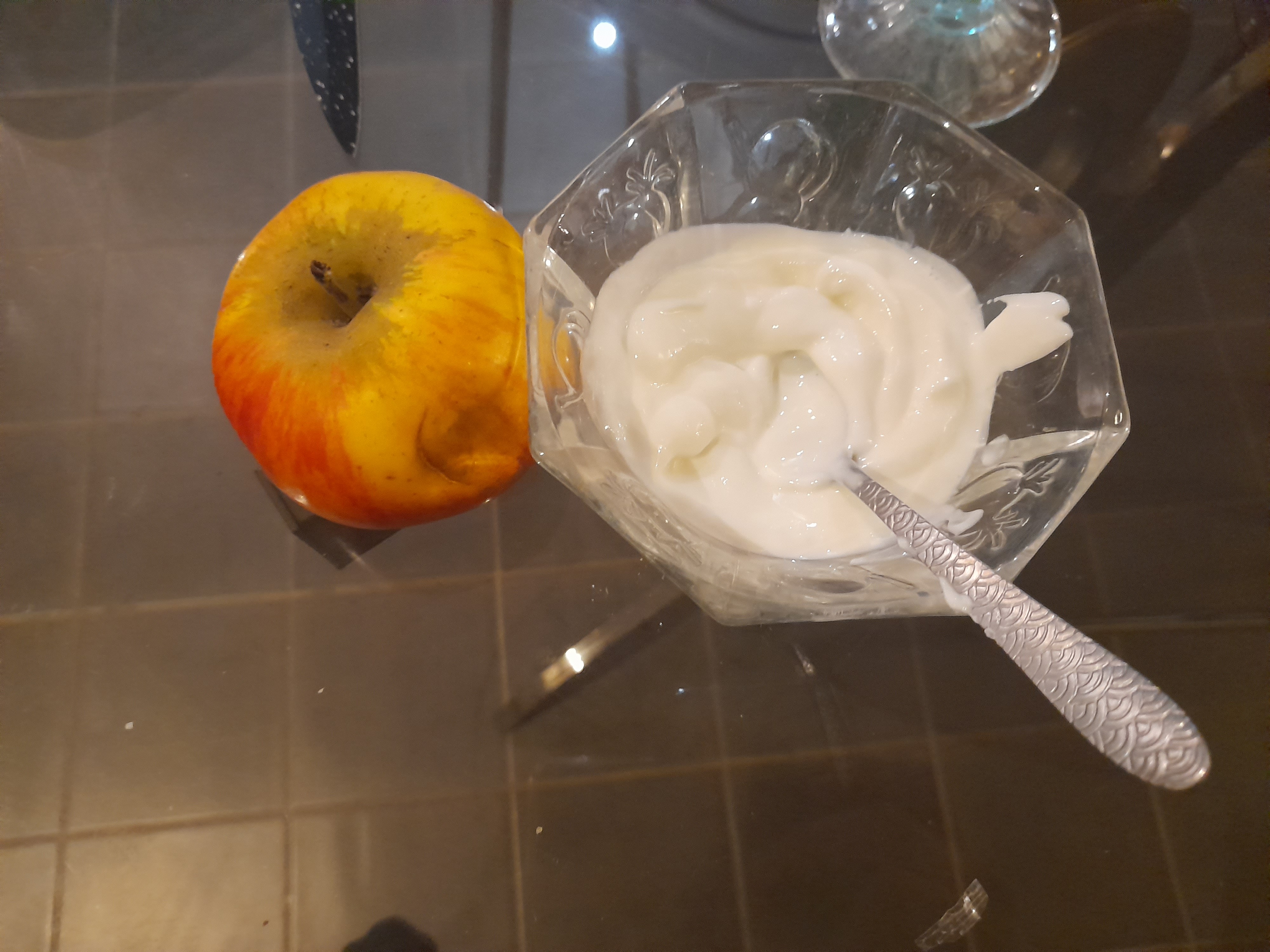 Pomme et yaourt nature