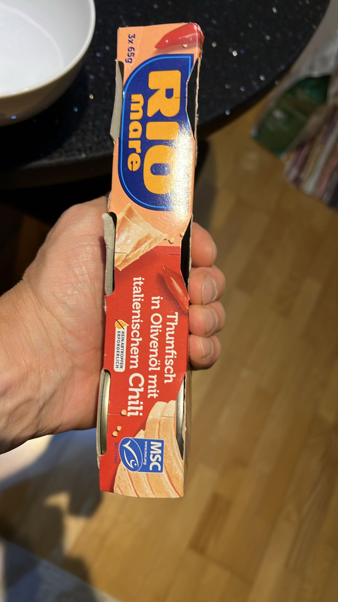 Tuńczyk w oliwie z chili