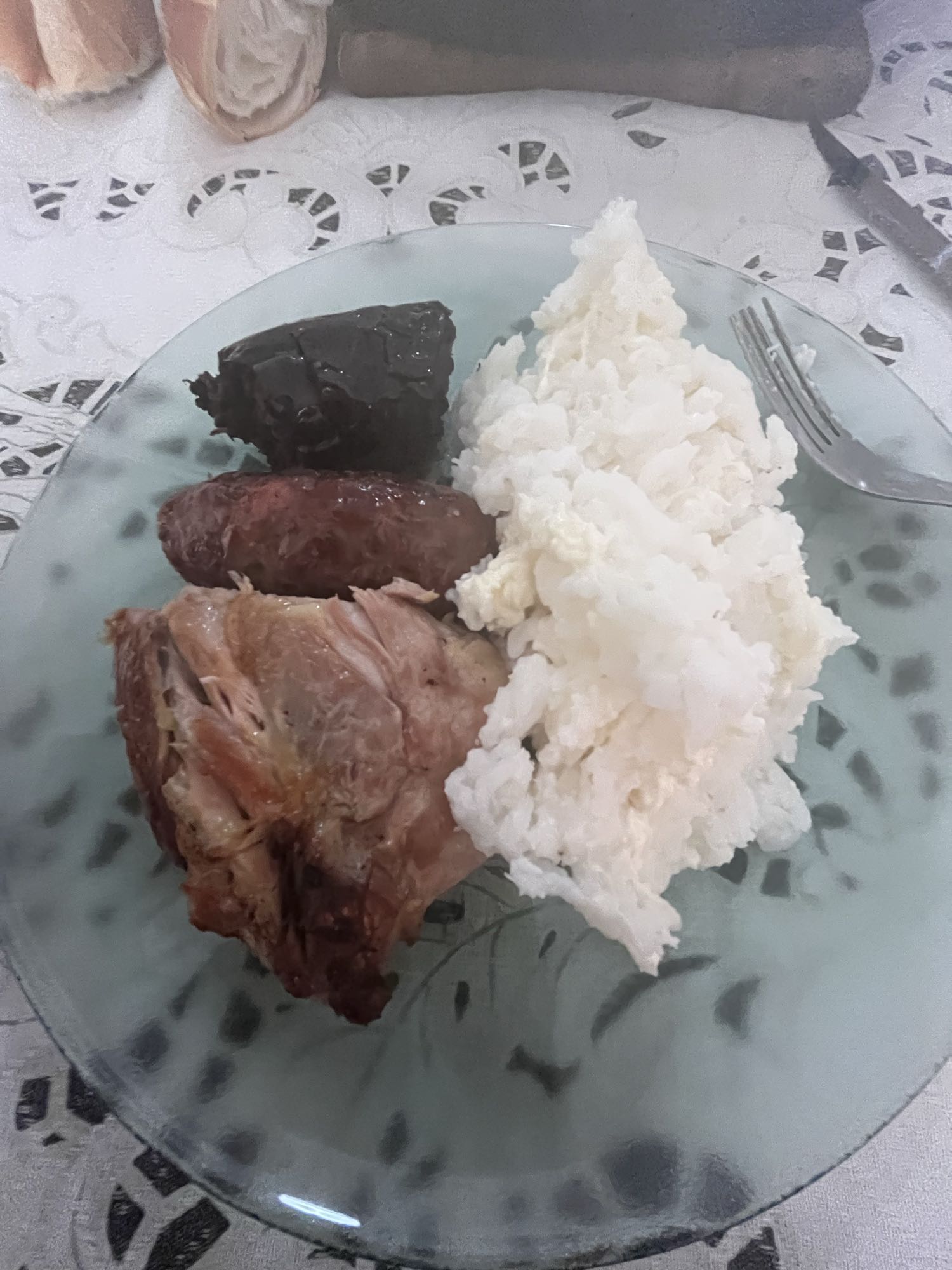 Plato de arroz y carnes