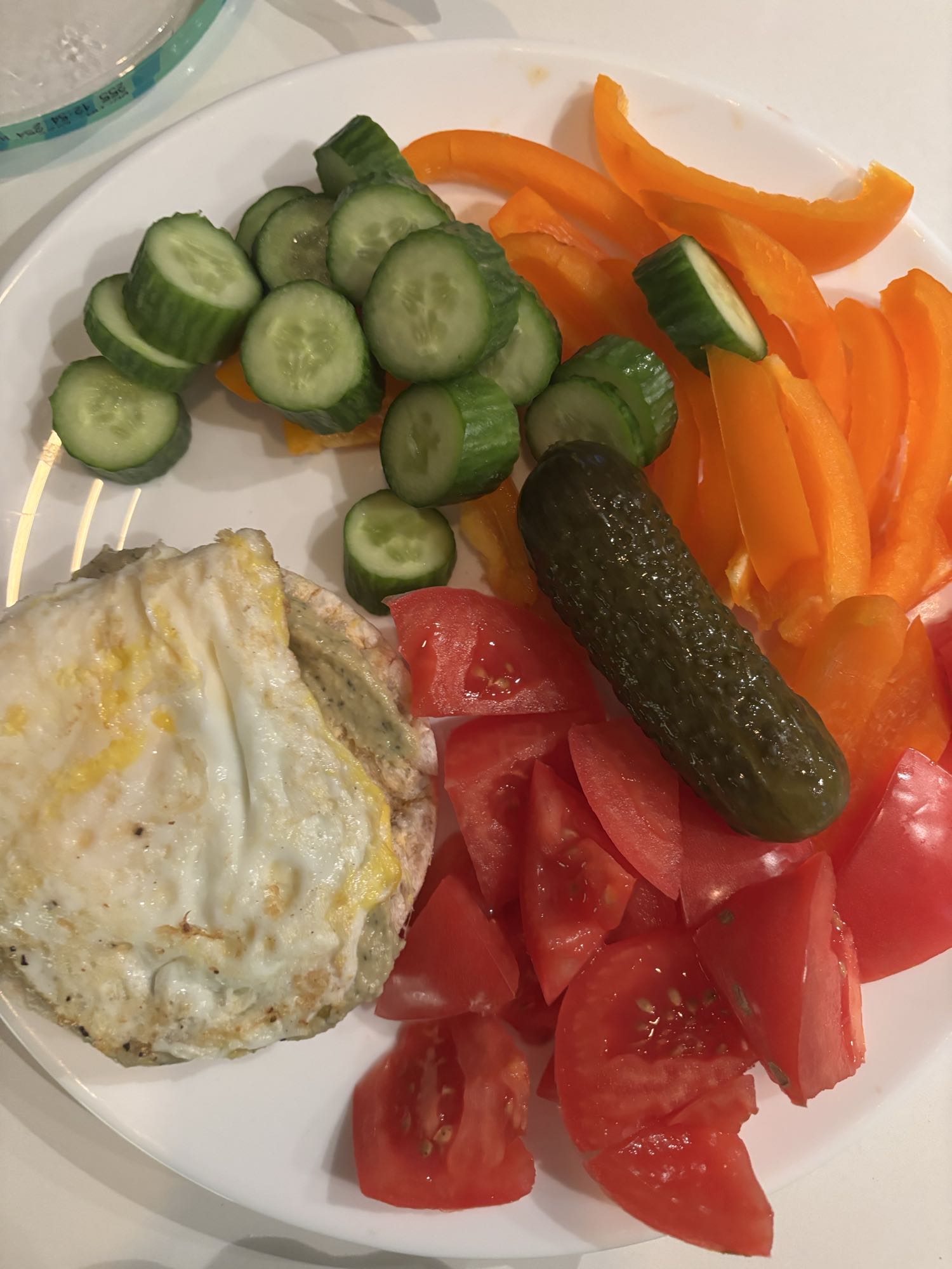 Assiette légumes œufs