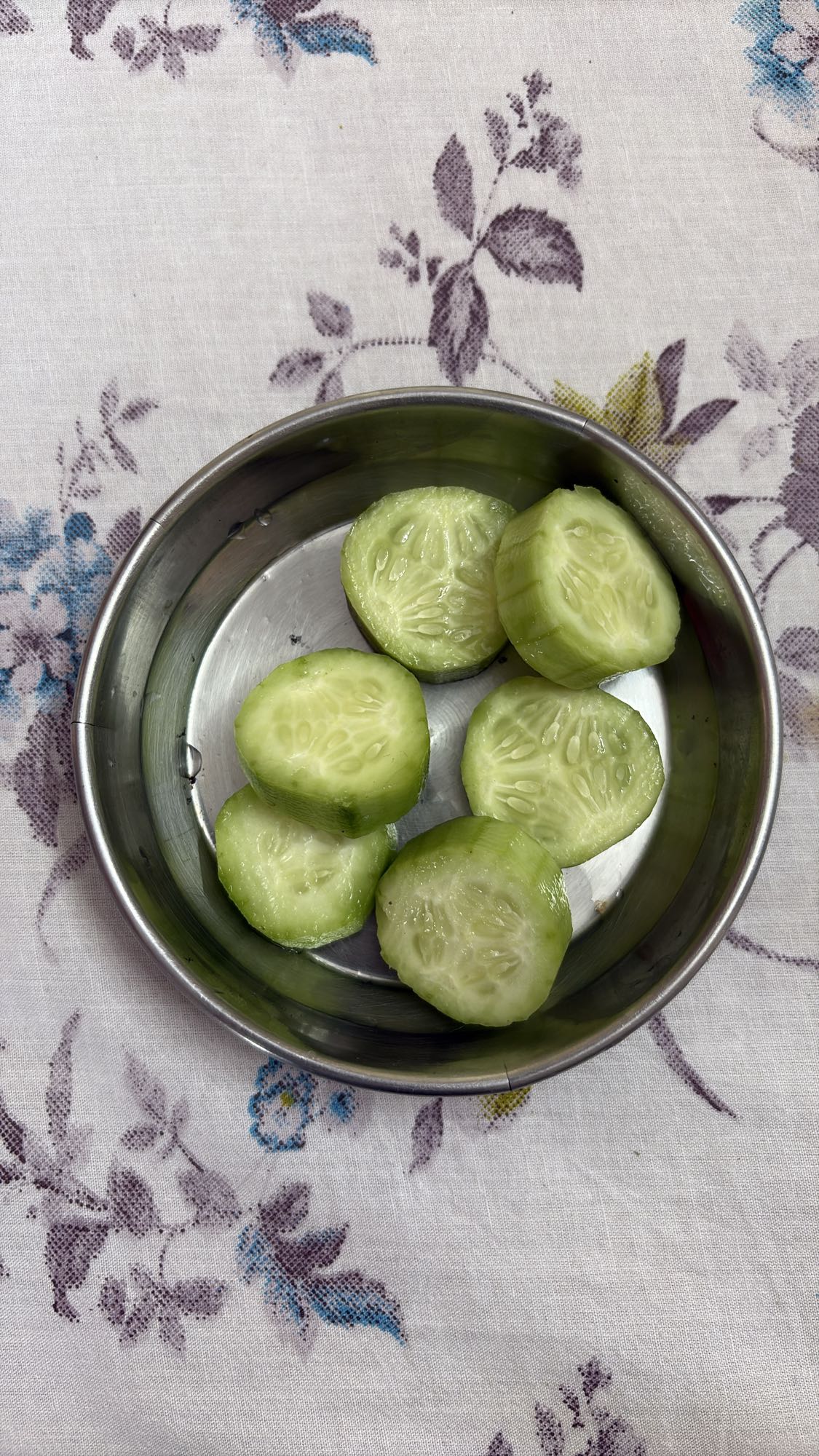 Cucumber slices
