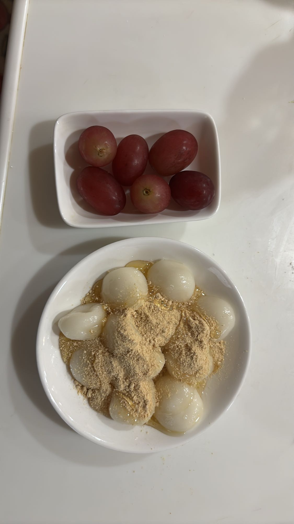 みたらし団子とぶどう