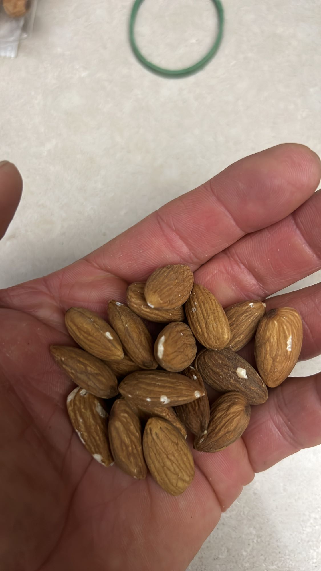 Badem atıştırmalık