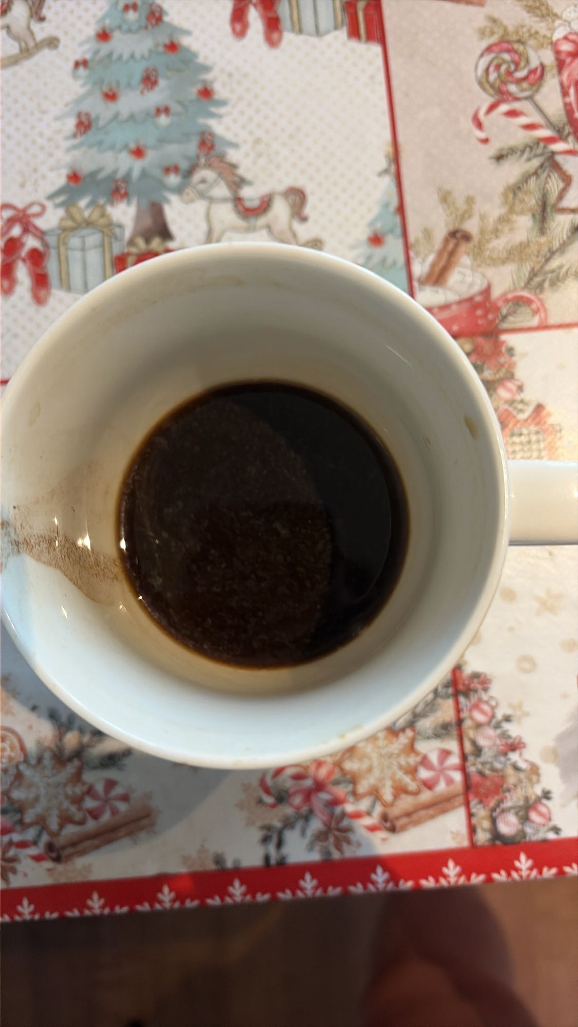 Cafea simplă cu puțină scorțișoară