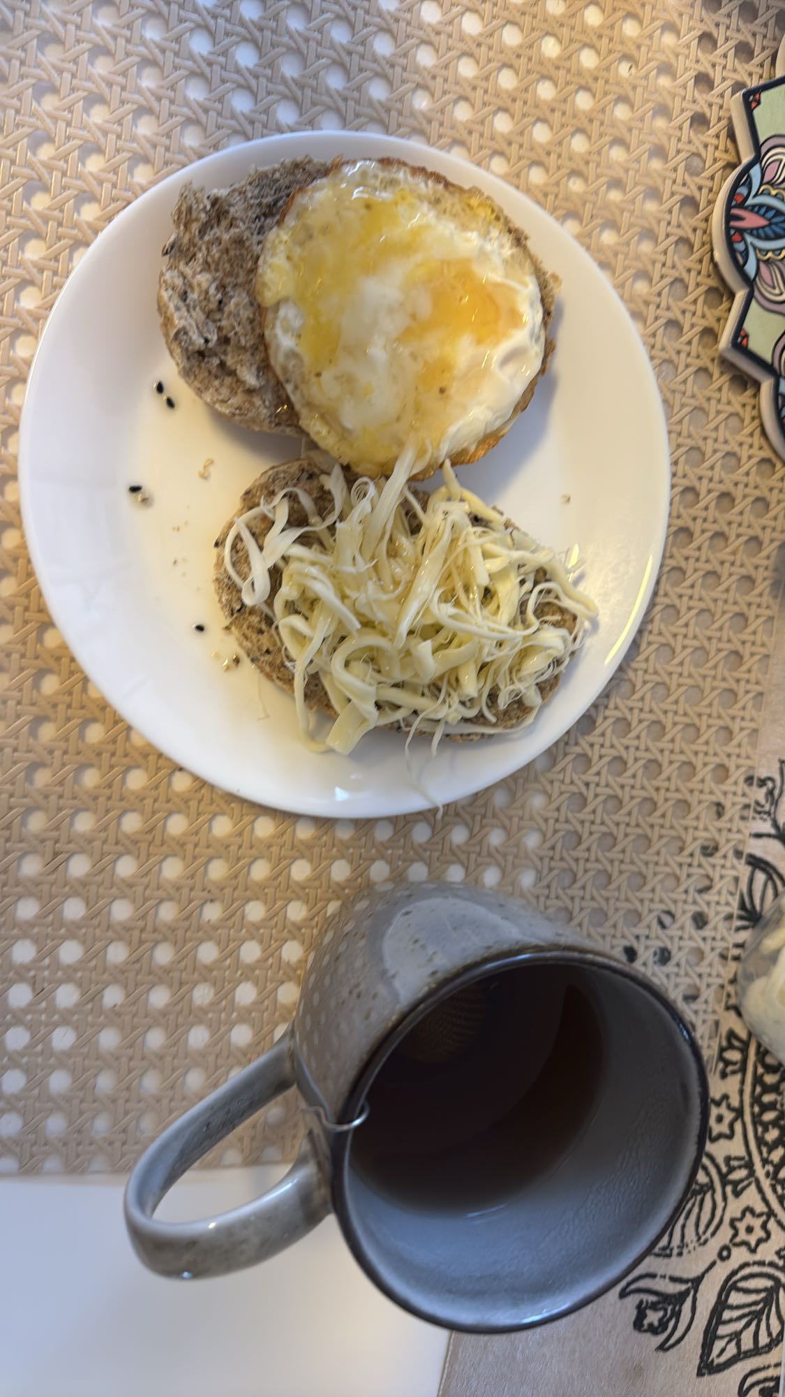 Frukostmacka med ägg & ost
