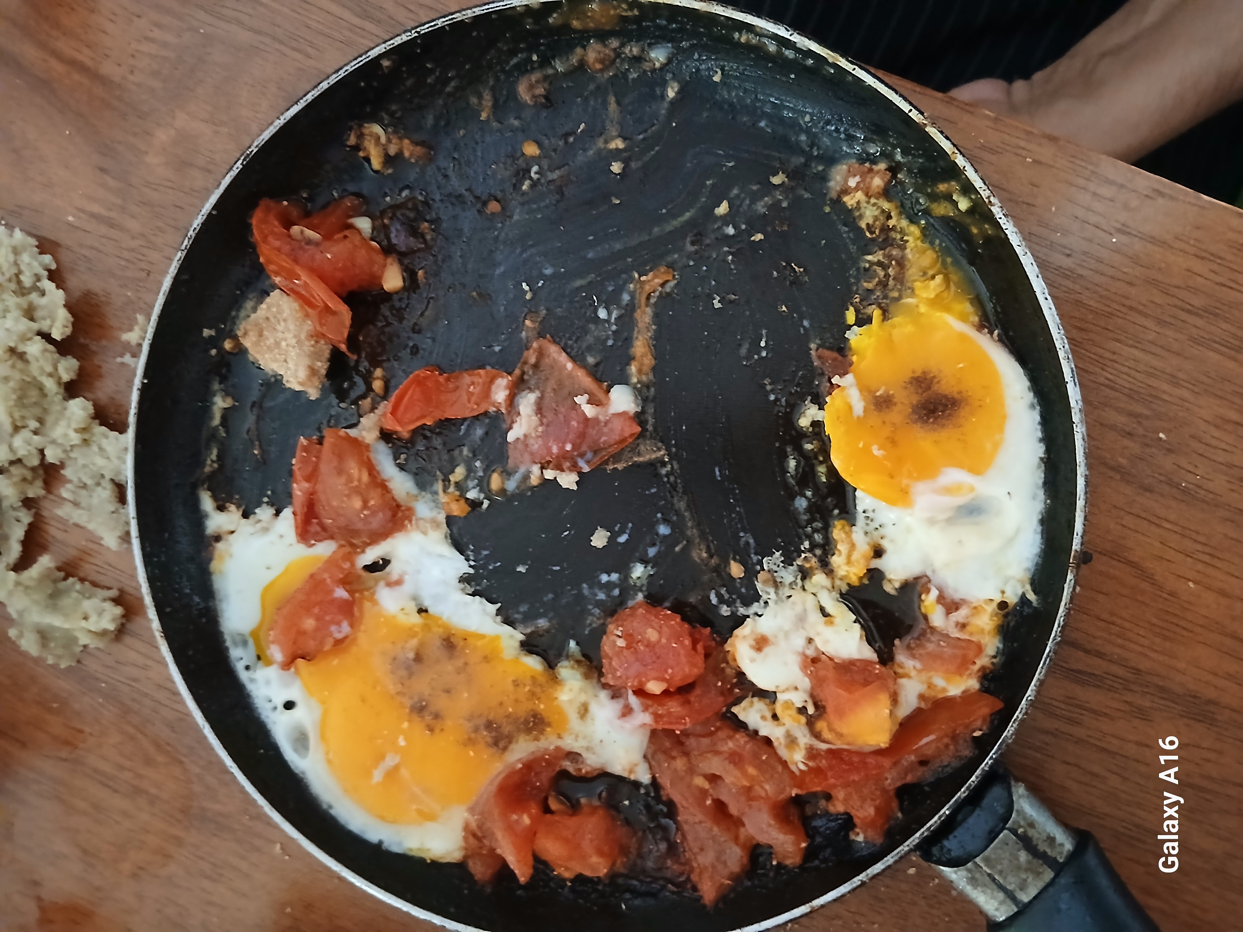 Oeufs à la poêle tomate