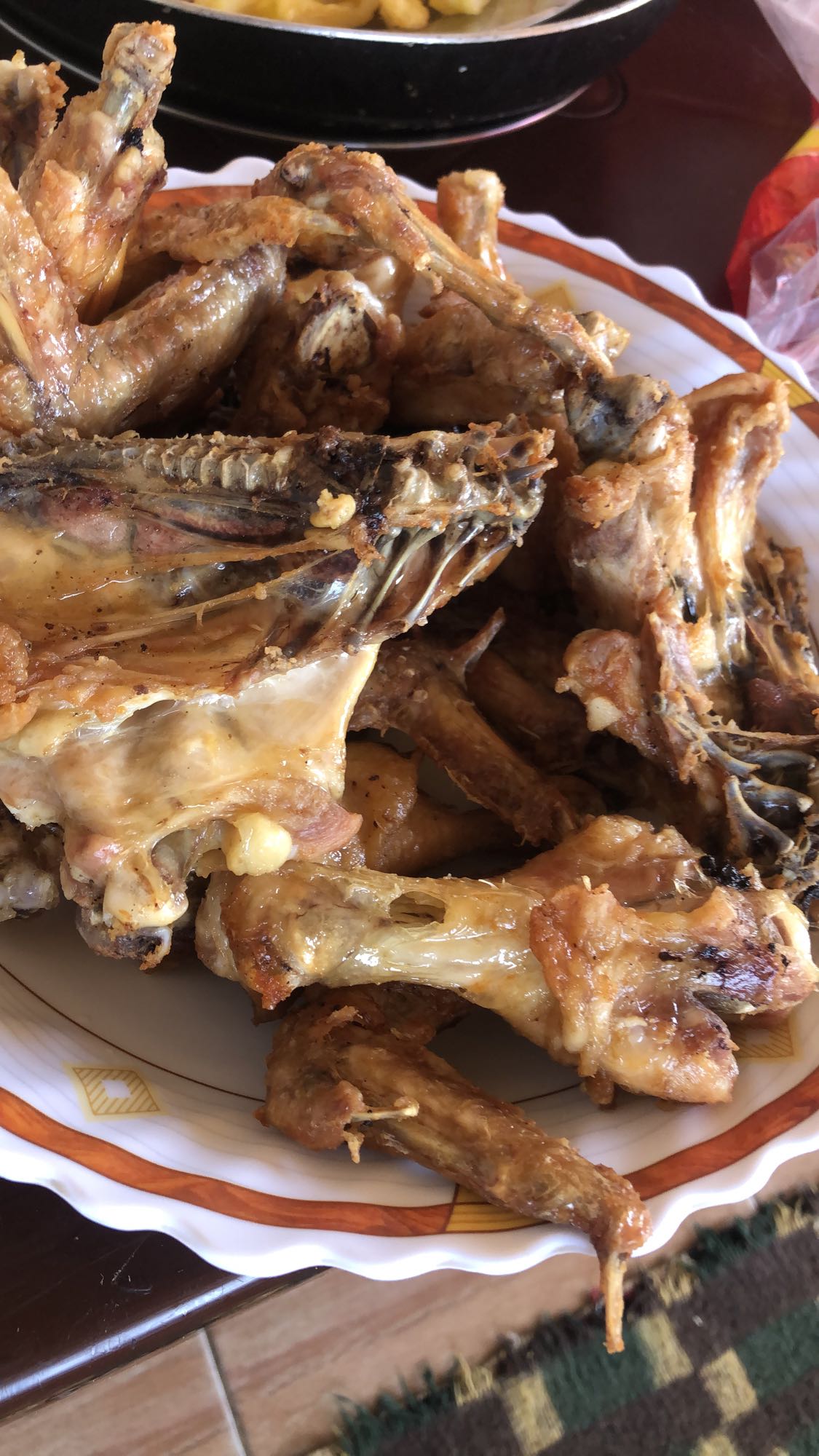 دجاج مقلي منزوع الجلد