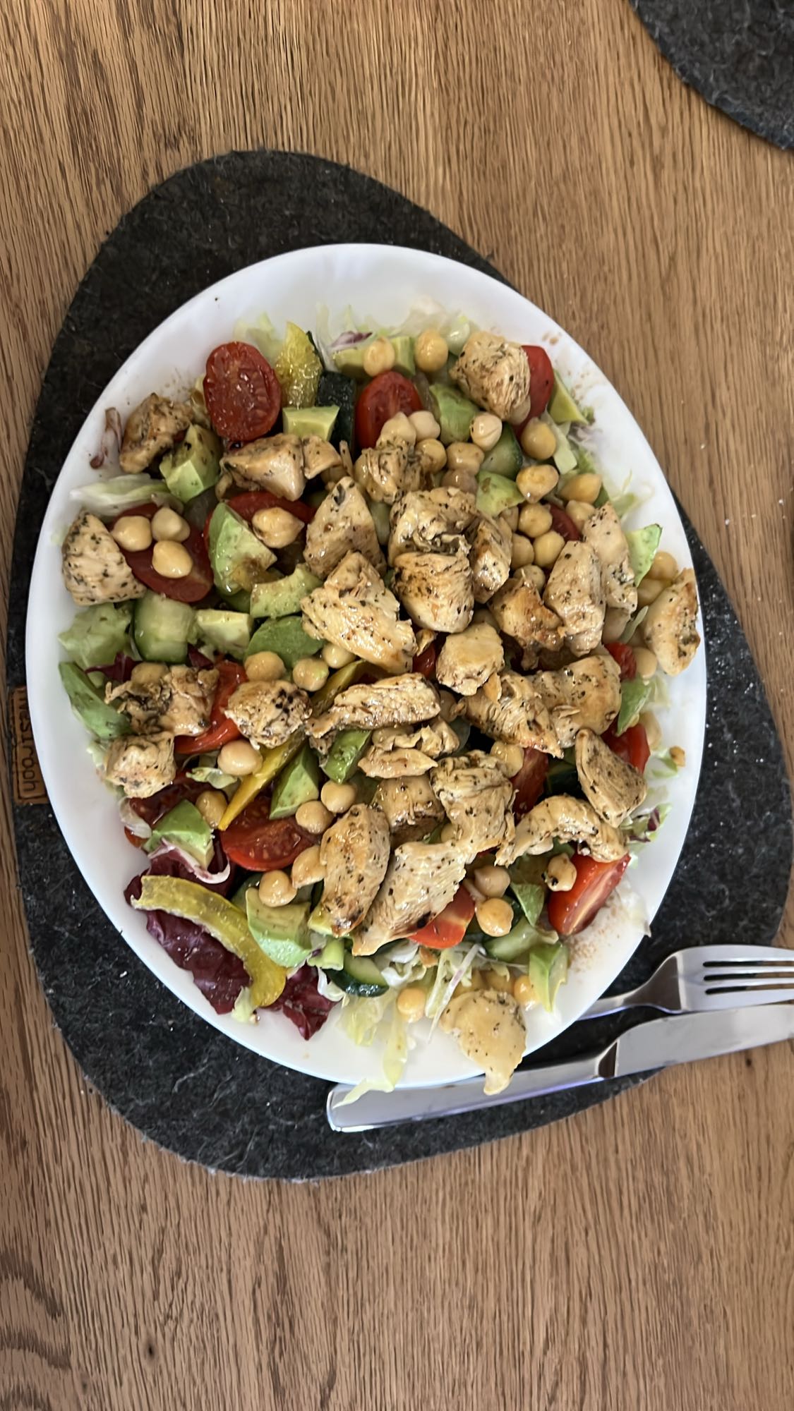 Kip salade met kikkererwten
