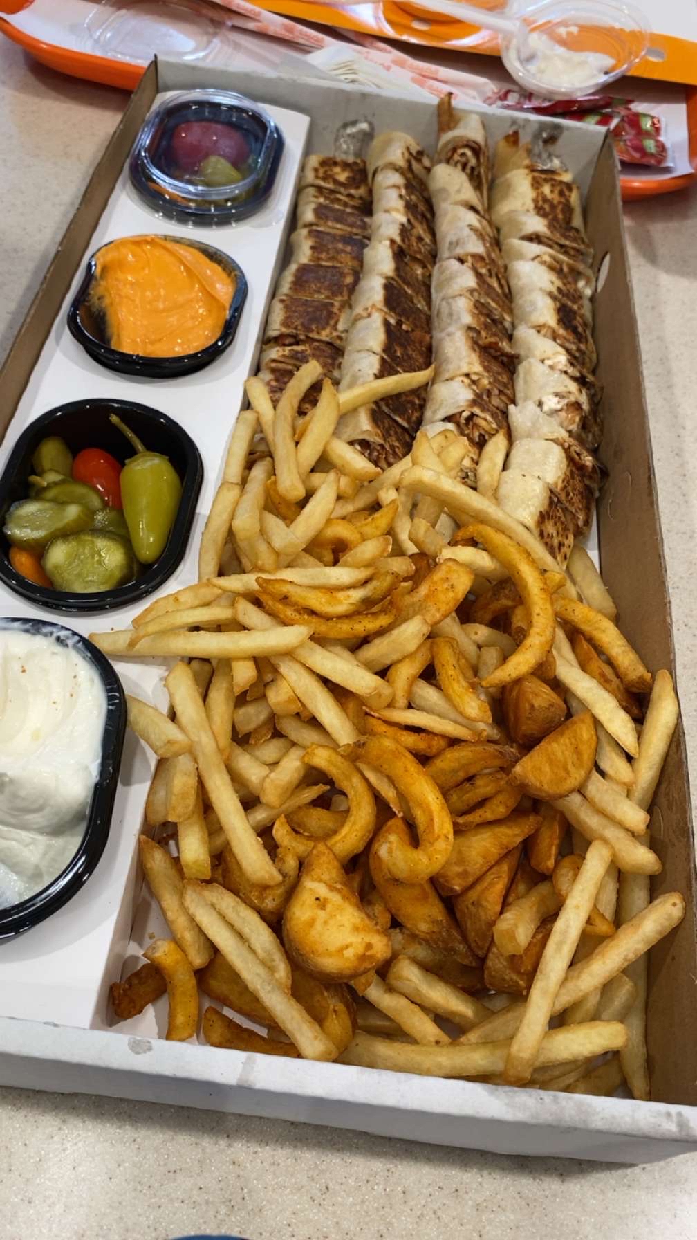 وجبة شاورما وبطاطس