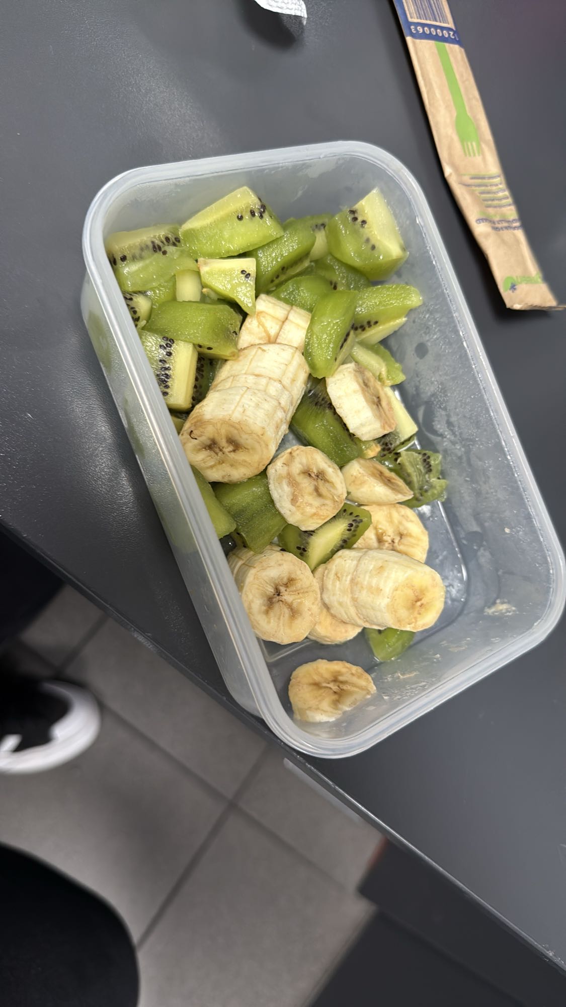 Salată kiwi și banane