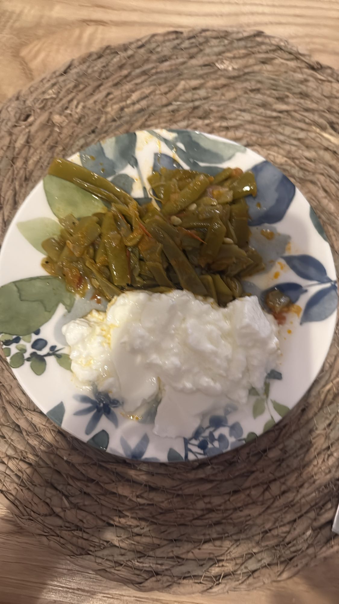 Zeytinyağlı fasulye ve yoğurt