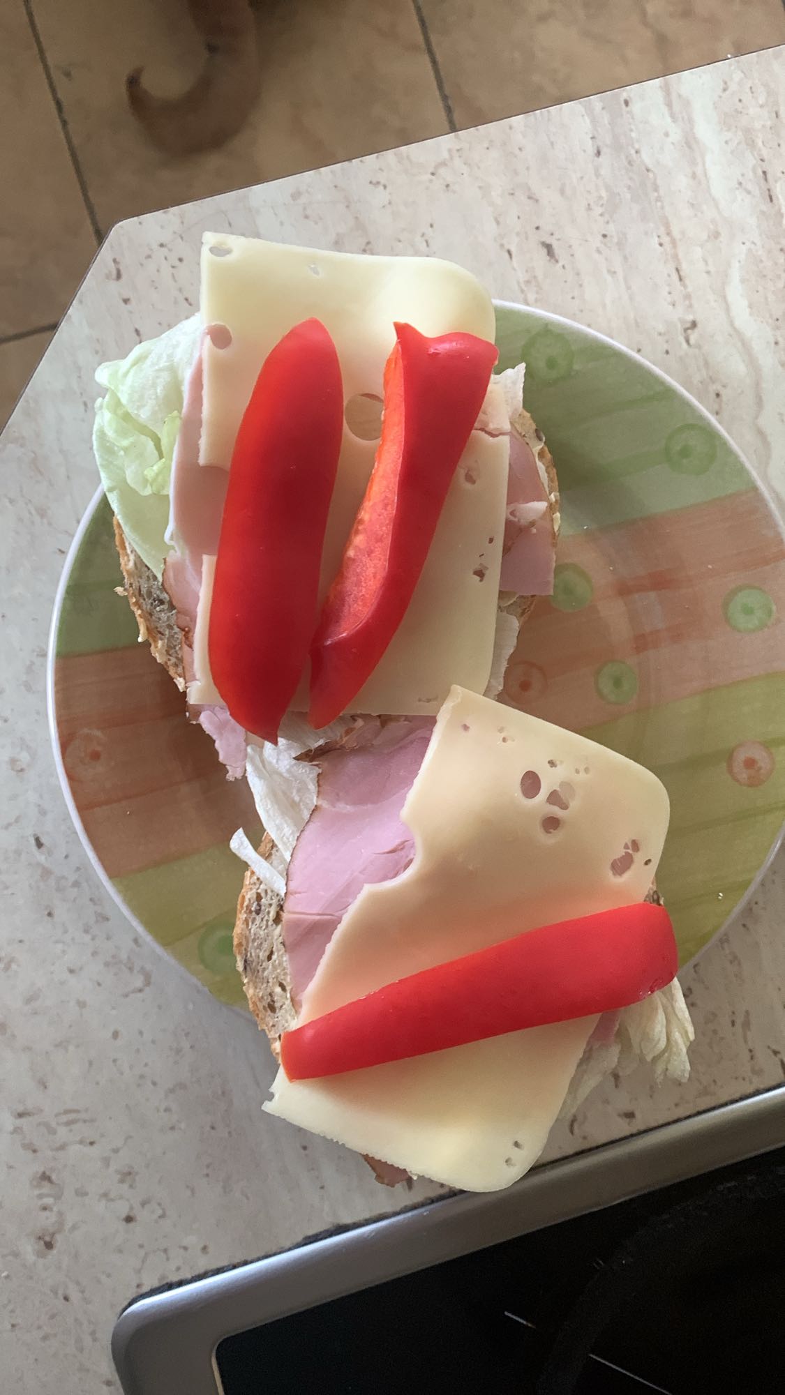 Kanapki z szynką i serem