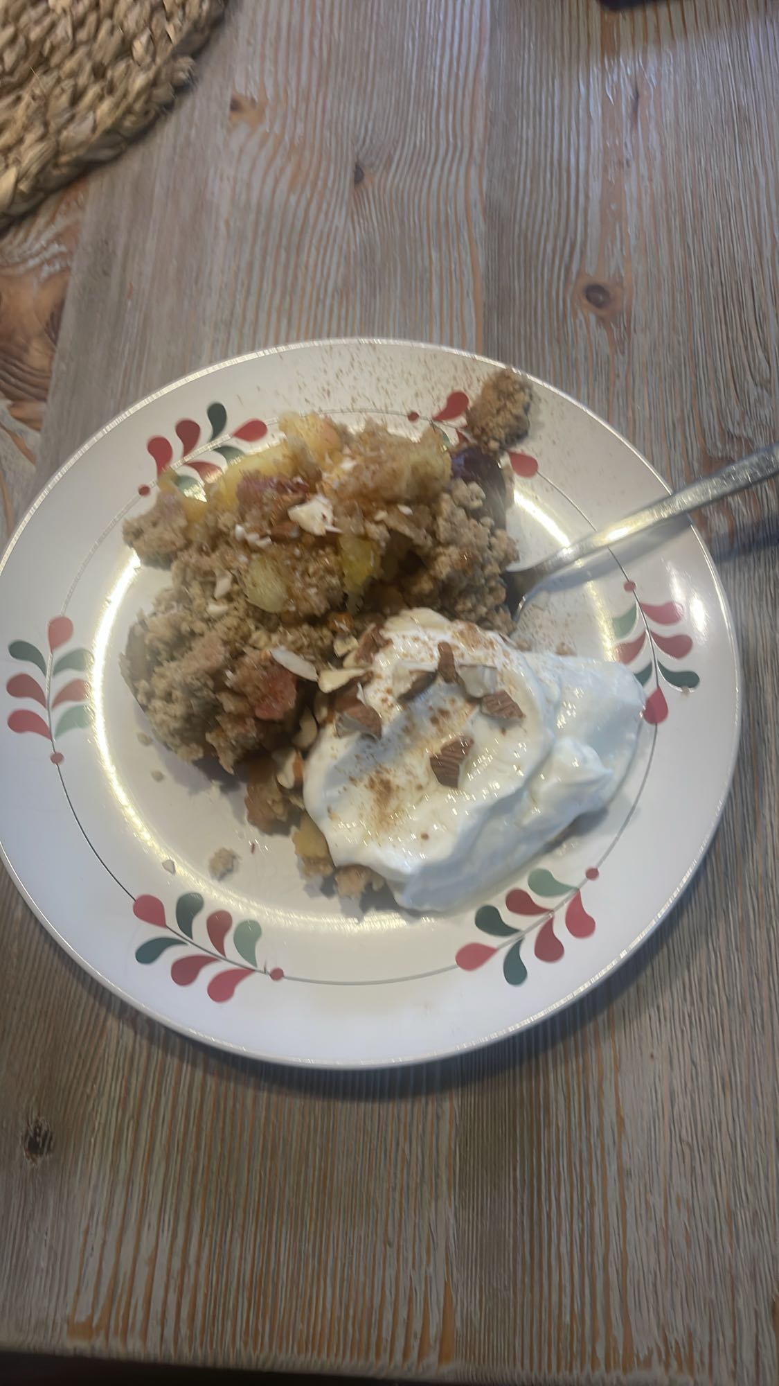 jabłkowy crumble z jogurtem