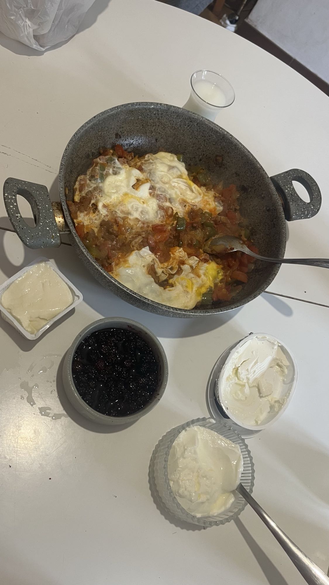 Menemen ve Kahvaltılıklar
