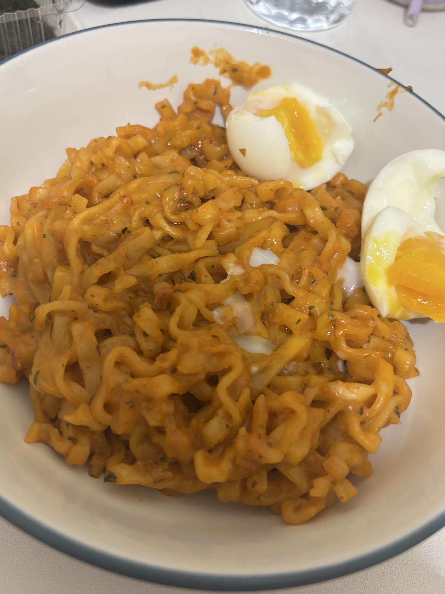 Spicy noodles with egg