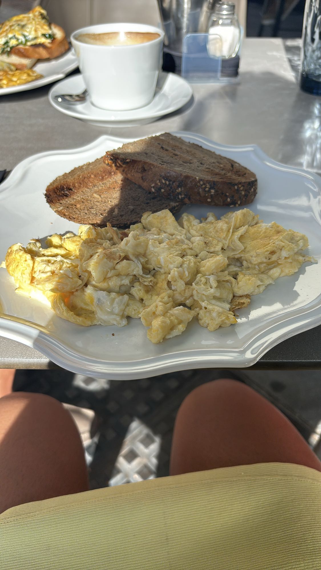 Äggröra med fullkornsbröd