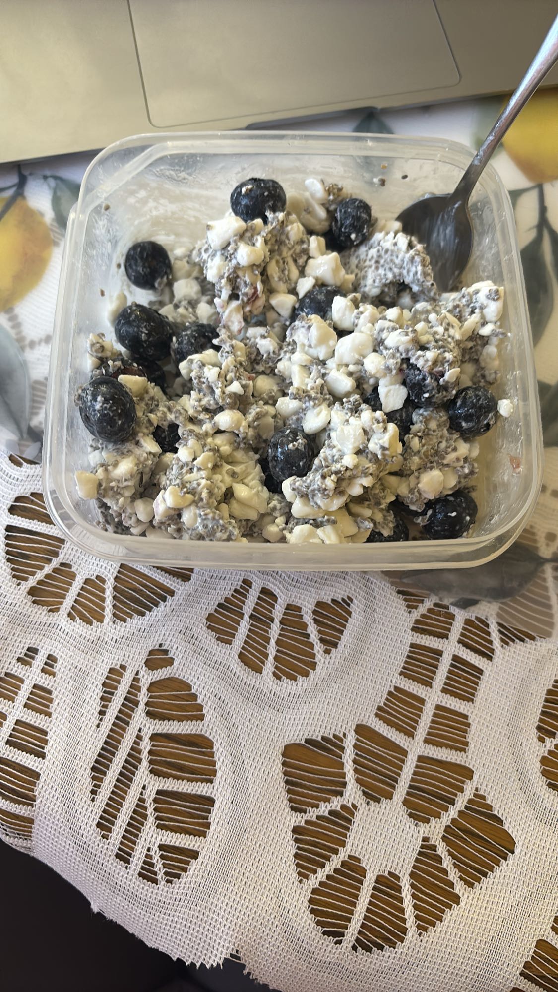 Twarożek z owocami i chia