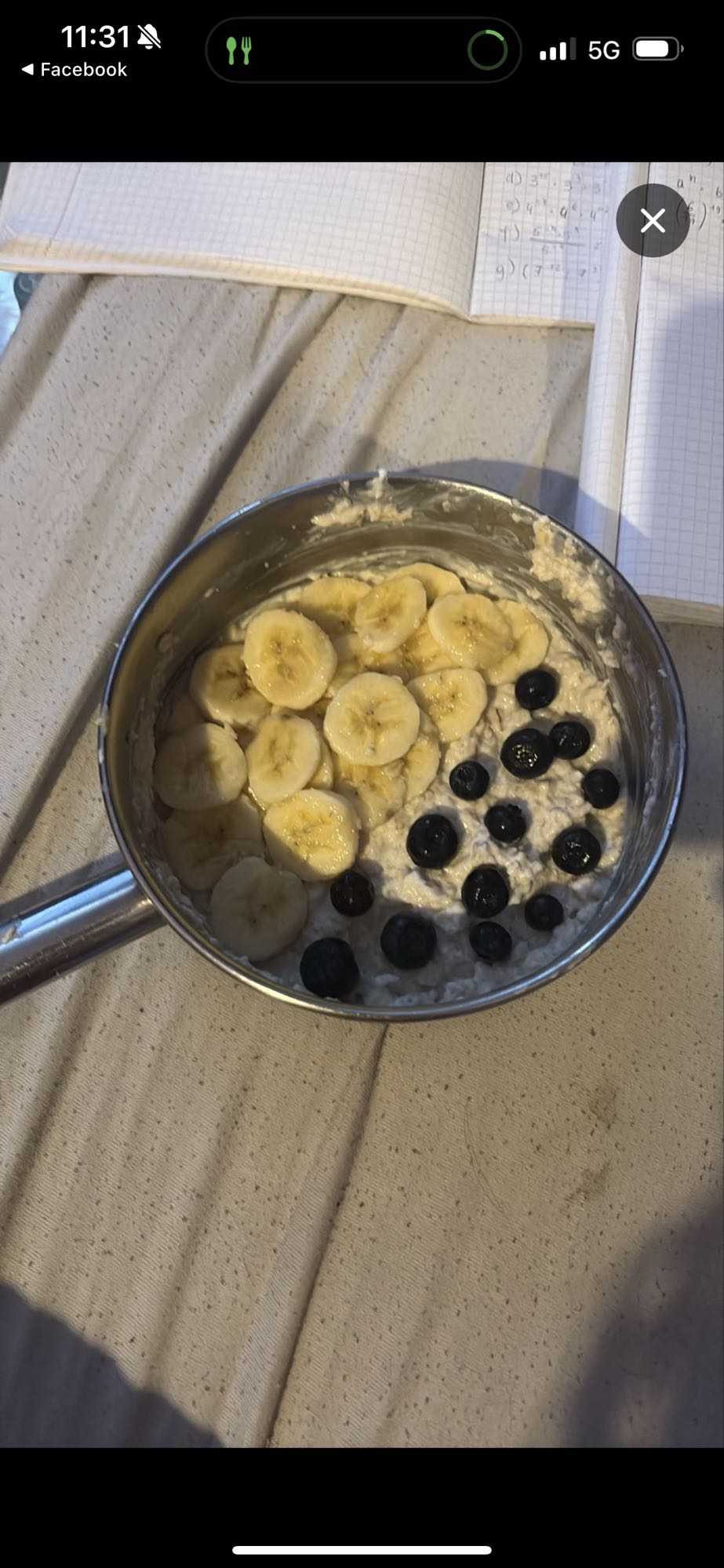 owsianka z bananem i borówkami