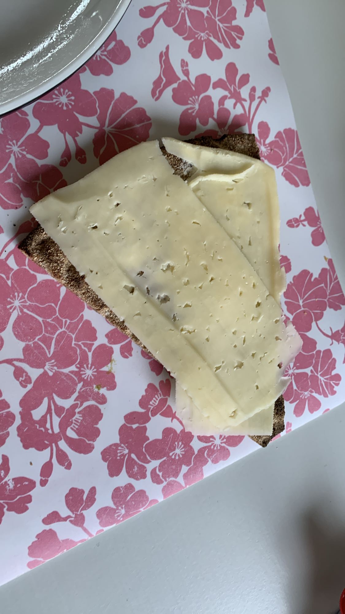 Knäckebröd med ost