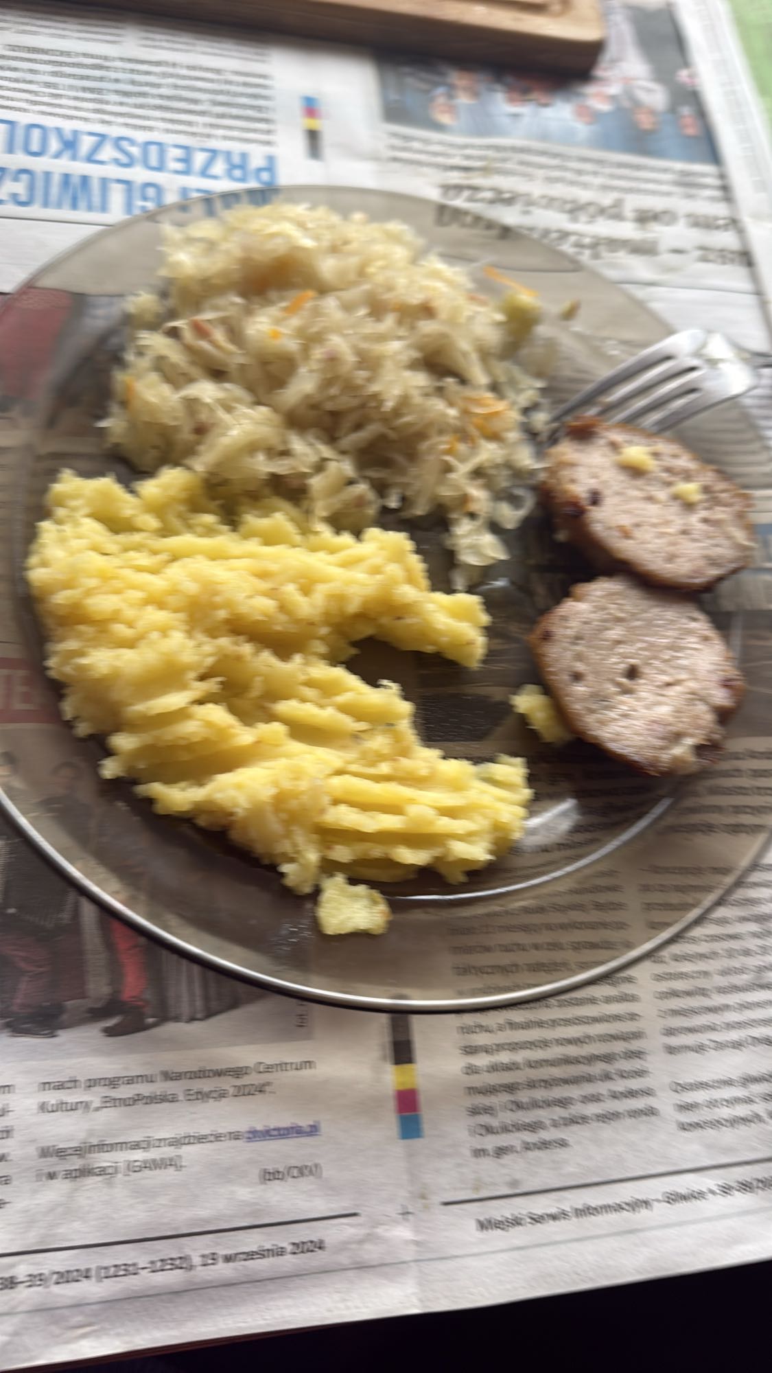 Kiełbasa z kapustą i ziemniakami