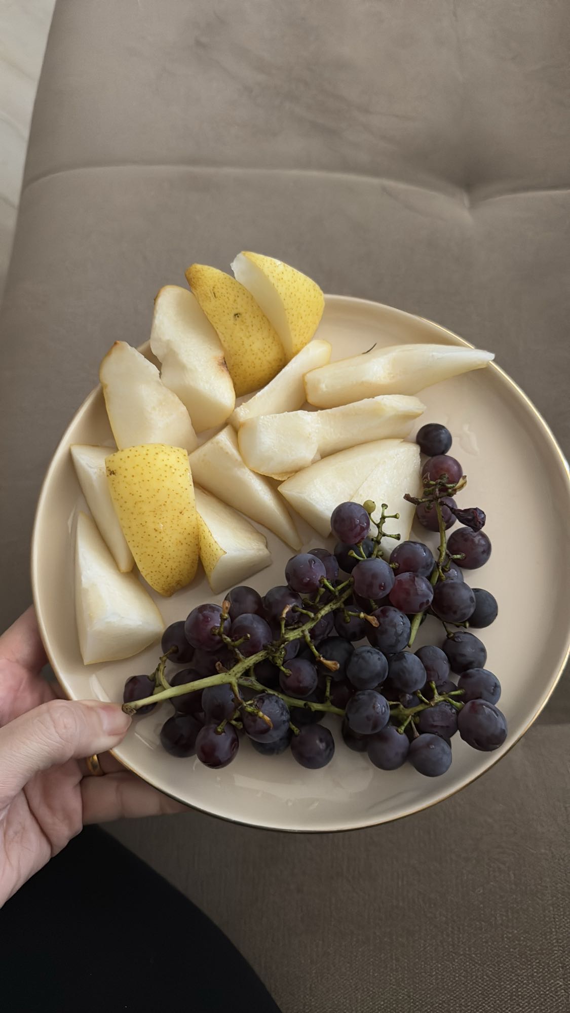 Pear and grape plate