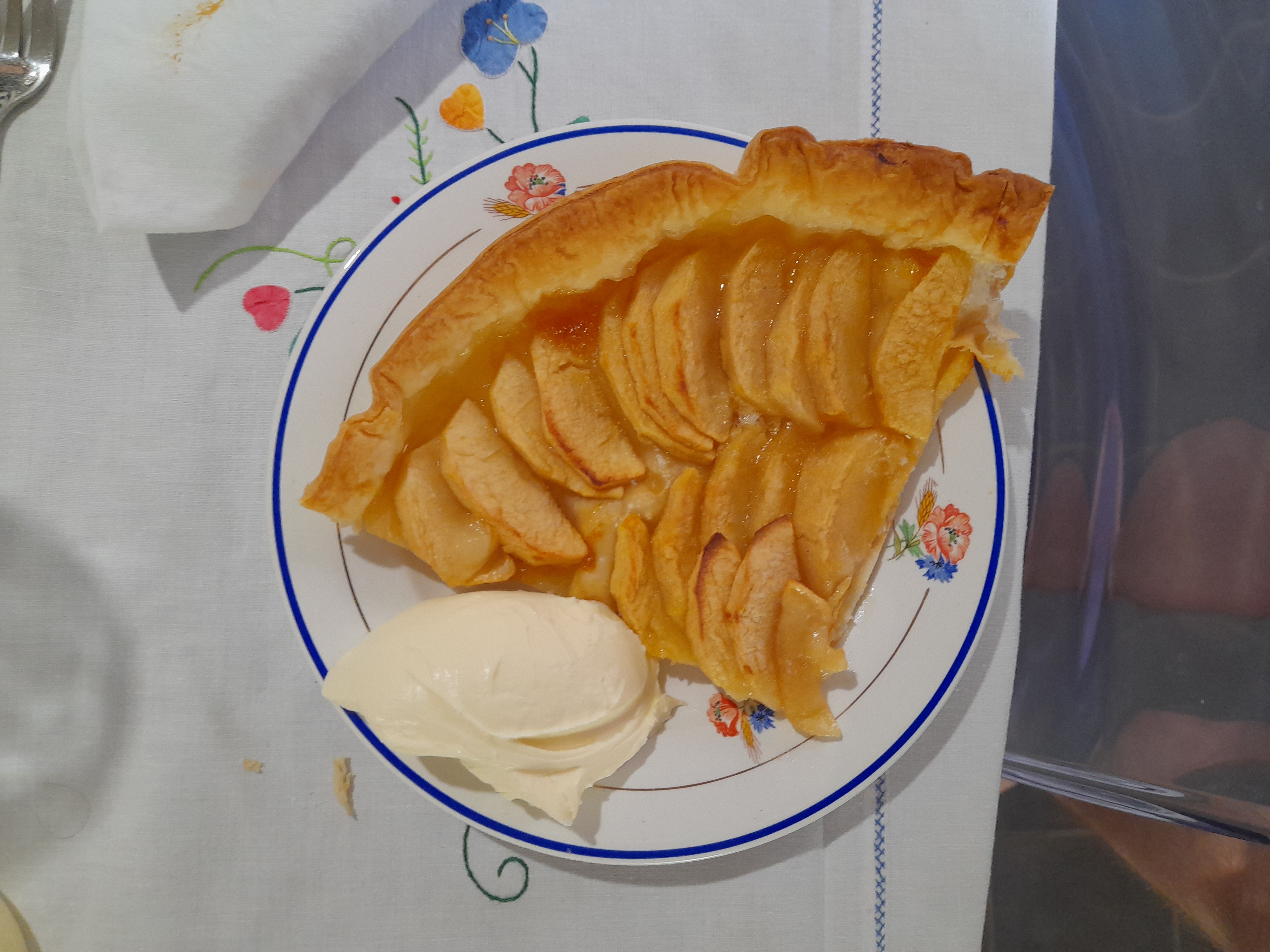 Tarte aux pommes et crème