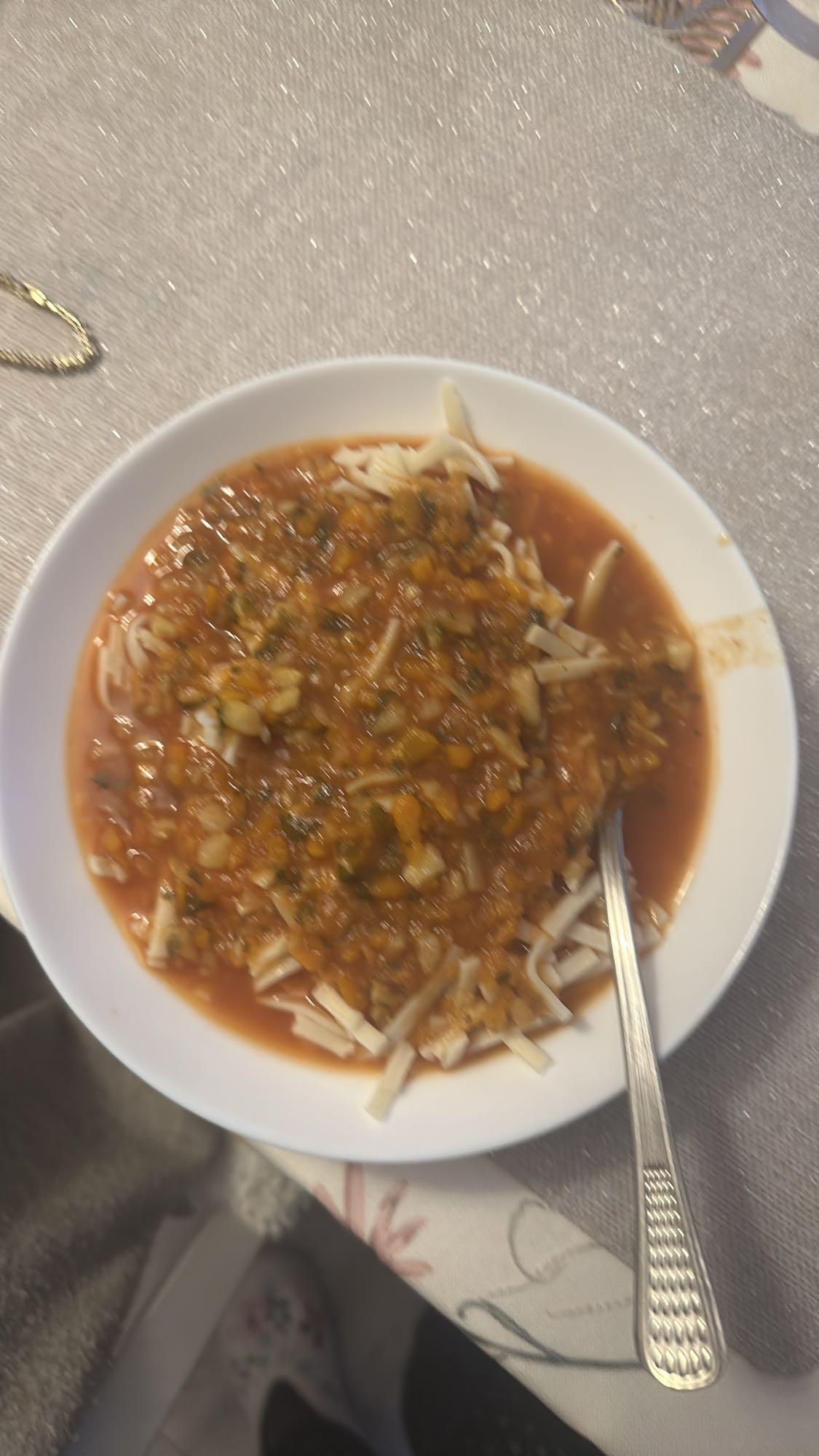 Makaron z sosem warzywnym